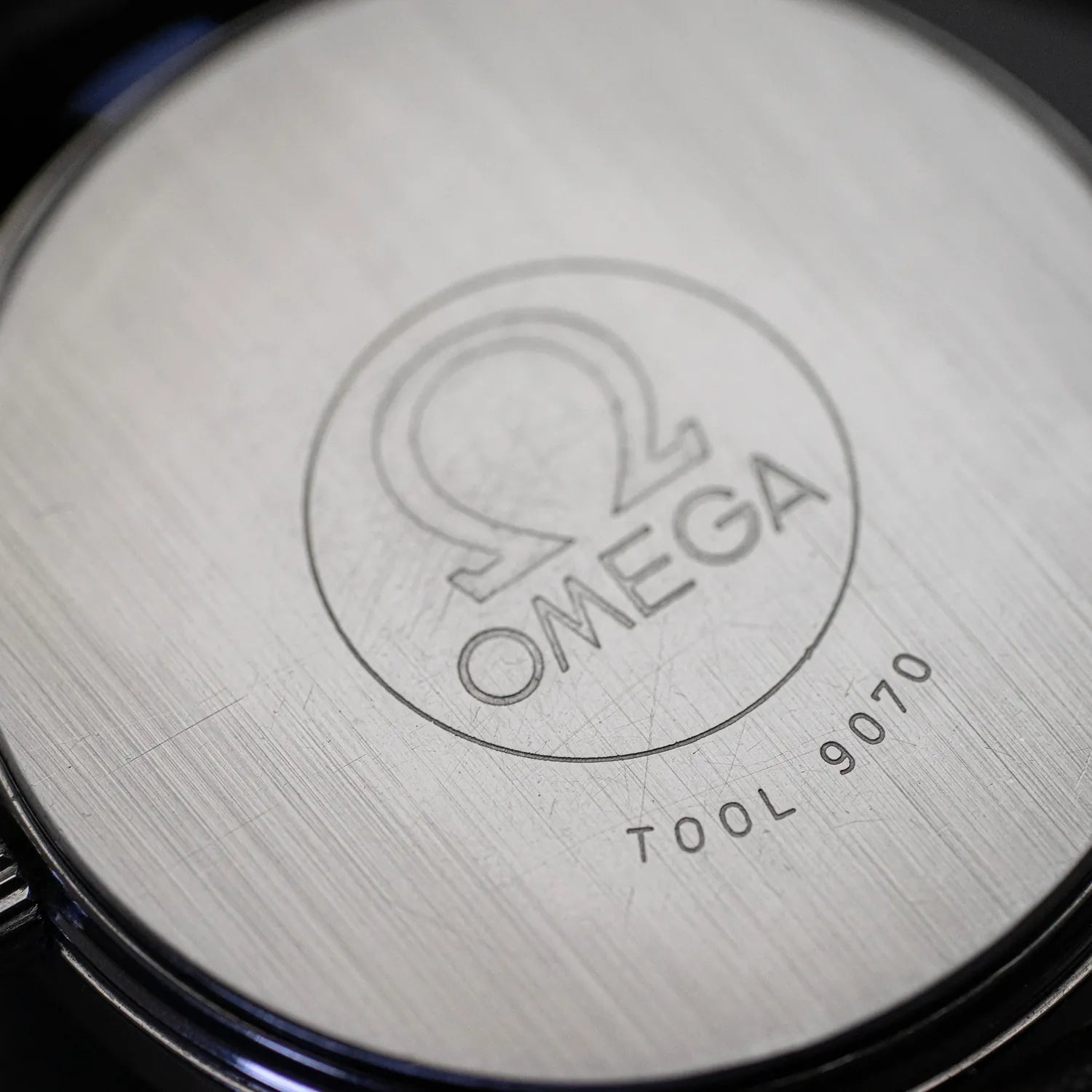 Omega Ref. 136.0104 Cal. 1030 Vintage Men's Watch – movement close-up