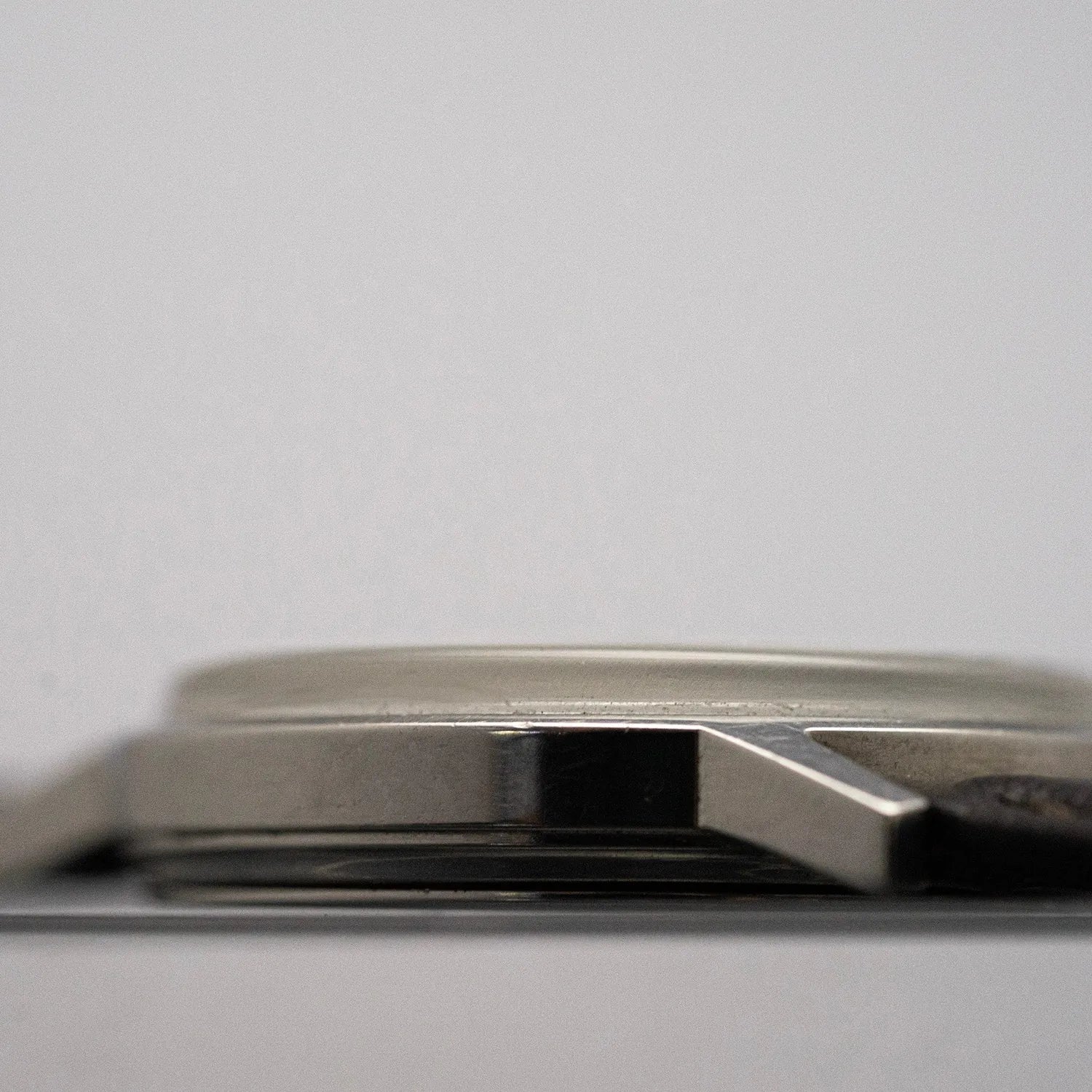 Omega Ref. 136.0104 Cal. 1030 Vintage Men's Watch – back case