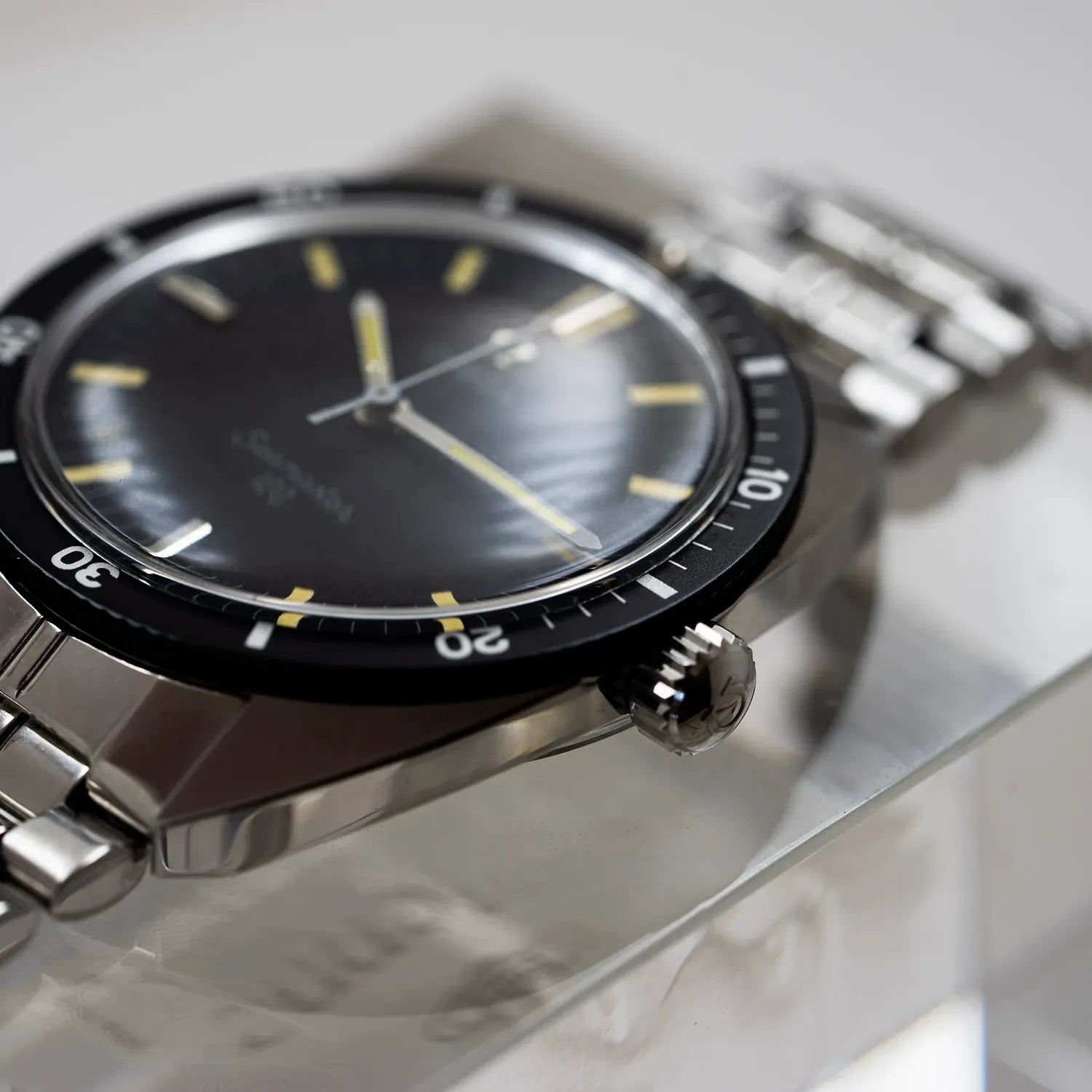 Omega Seamaster 120 Ref. 135.027 Vintage Diver Watch – dial macro detail