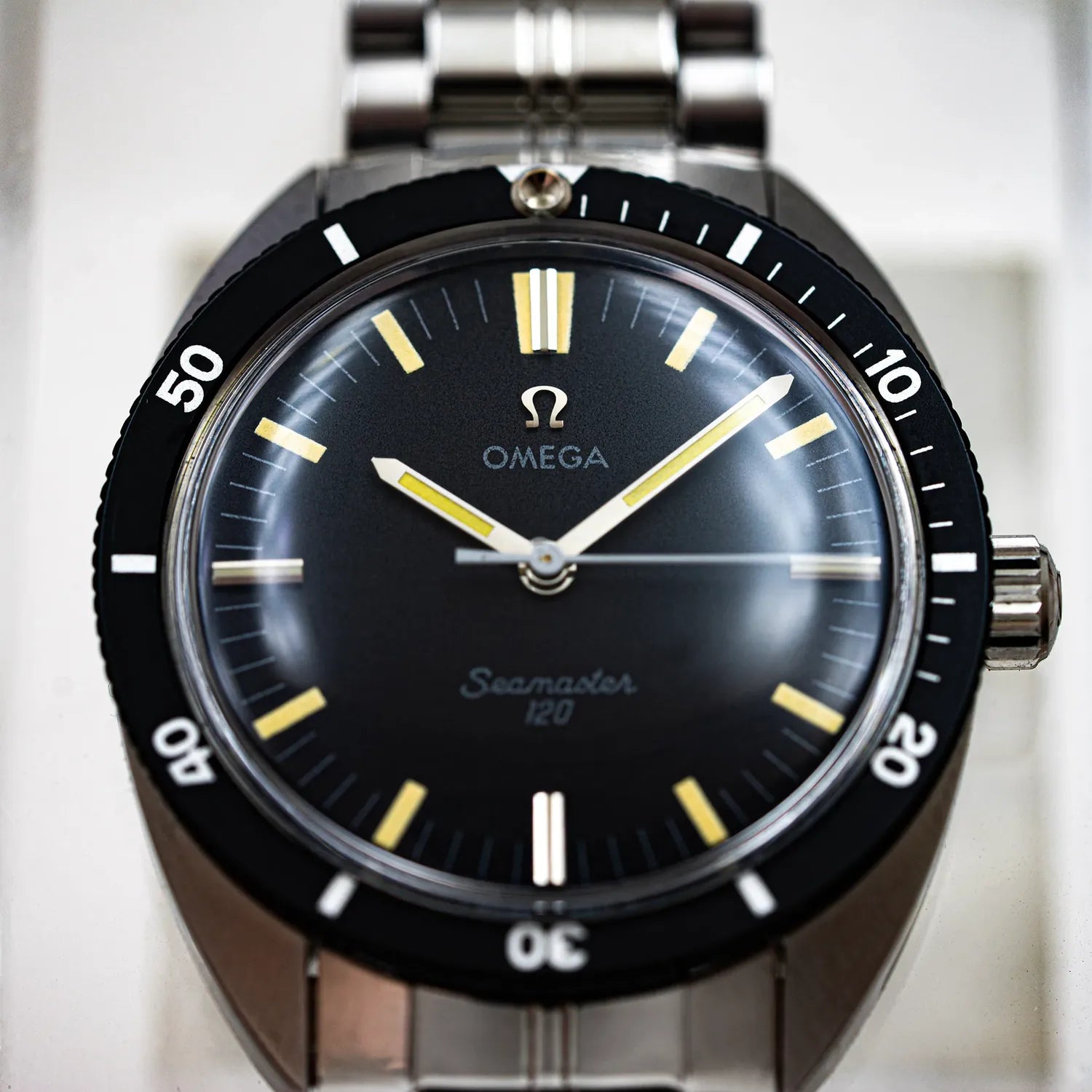 Omega Seamaster 120 Ref. 135.027 Vintage Diver Watch – clasp detail