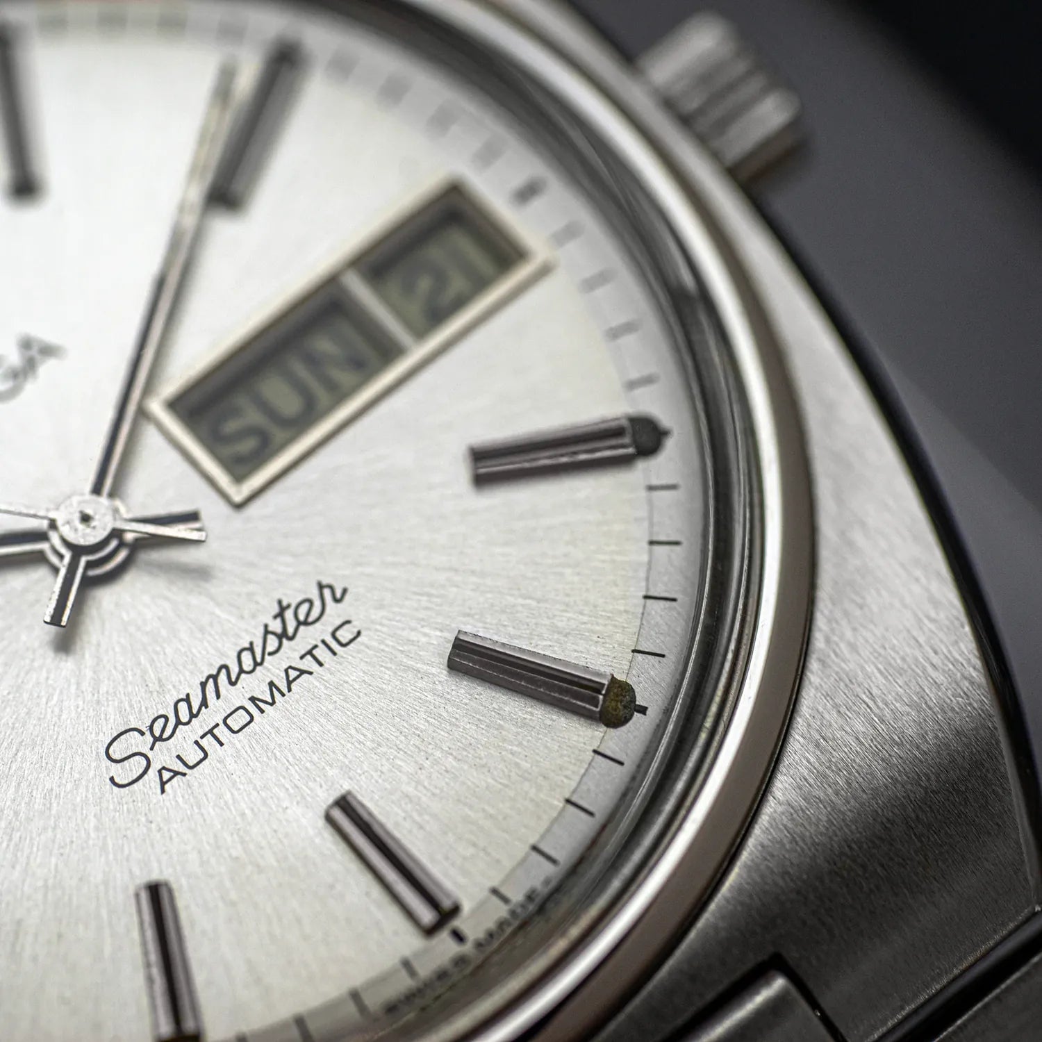 Omega Seamaster Automatic Ref. 166.0216 Cal. 1022 – crown detail