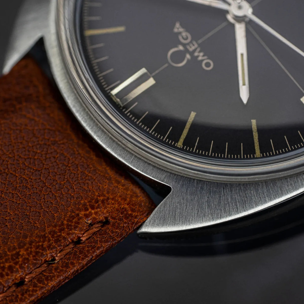 Omega Seamaster Cosmic Black 135.016 Cal. 601 – side view