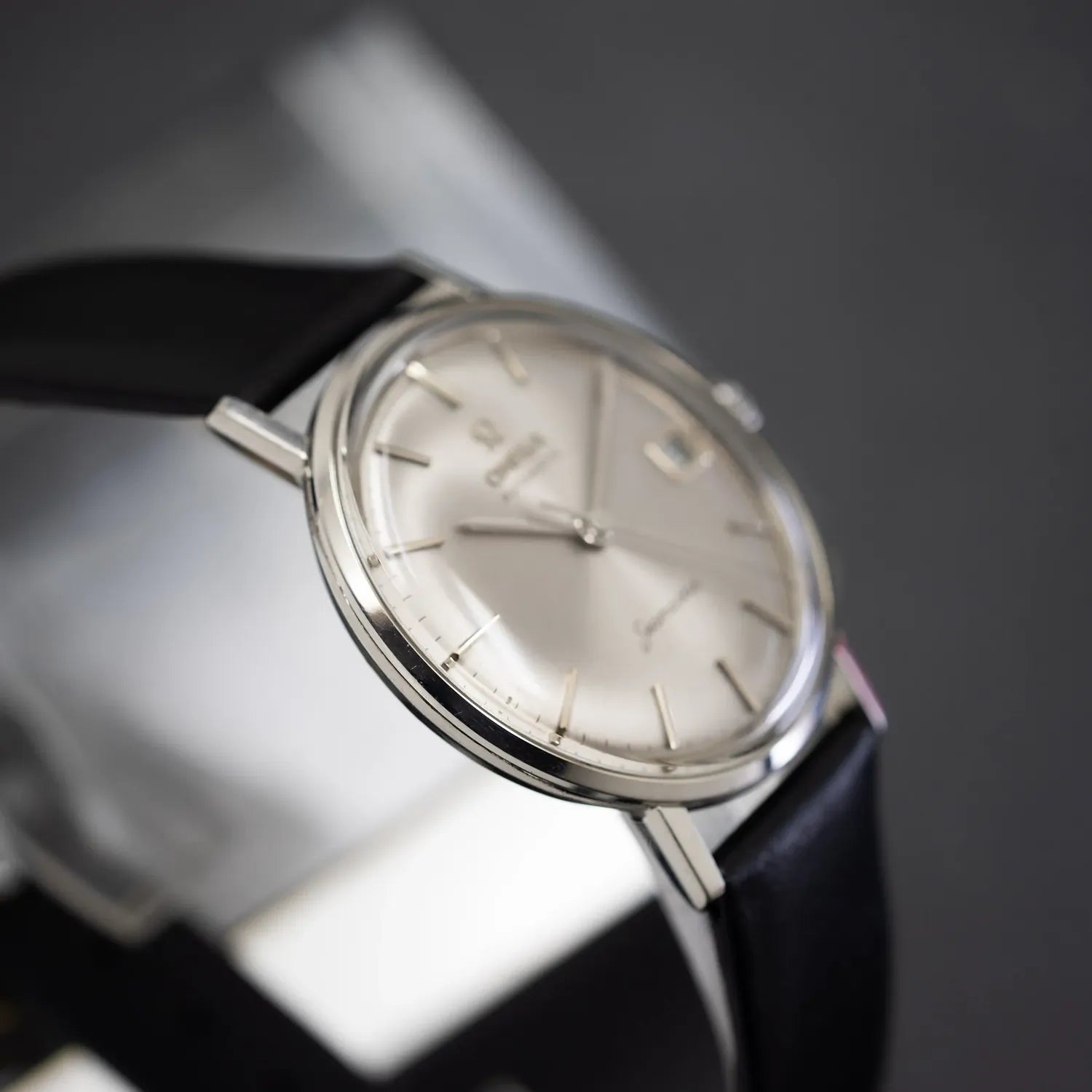 Omega Seamaster Men's Dress Watch – side view alternative angle