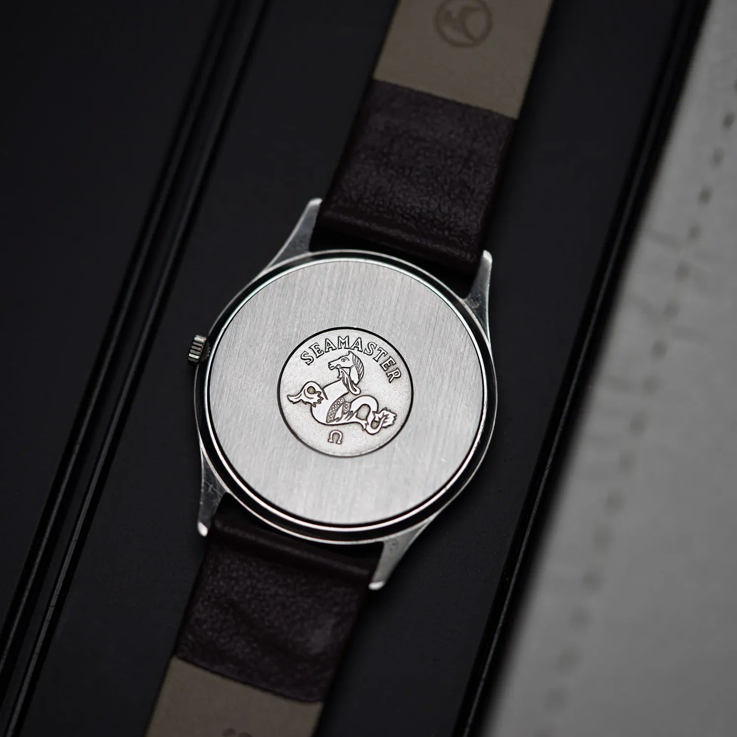 Omega Seamaster Quartz 196.0251, Cal. 1430 – side view alternative angle