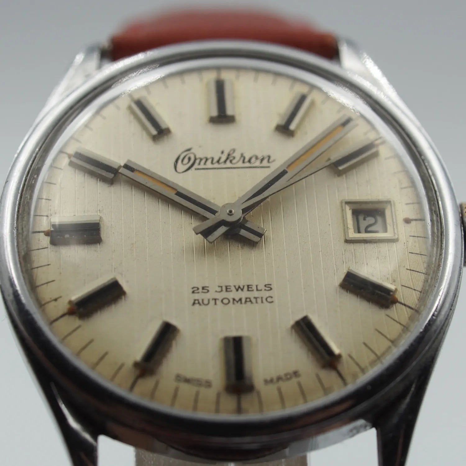 Omikron Automatic Cal. 2789 – dial close-up