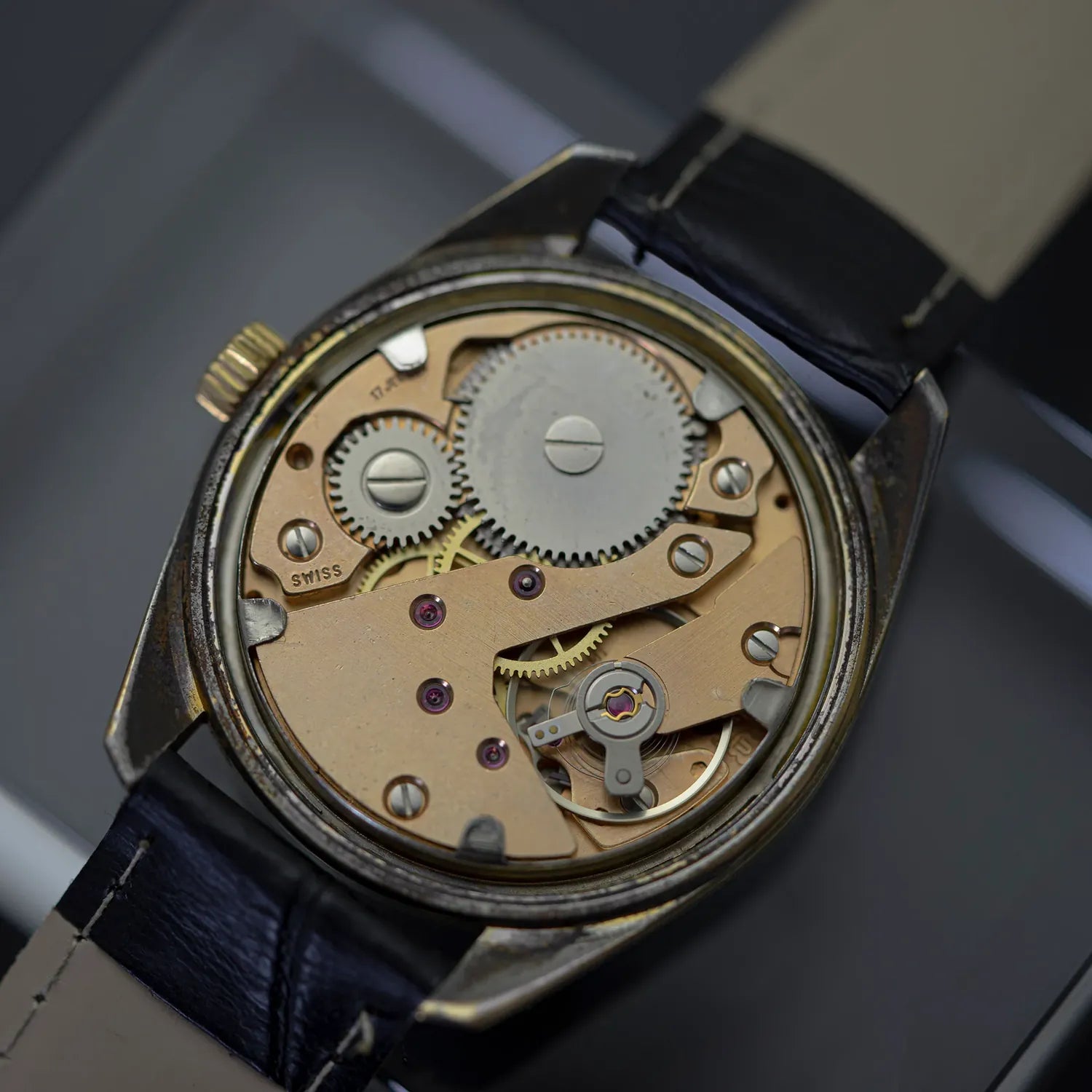 Omikron Incabloc Ref. 4109 Vintage Dress Men's Watch – side view alternative angle