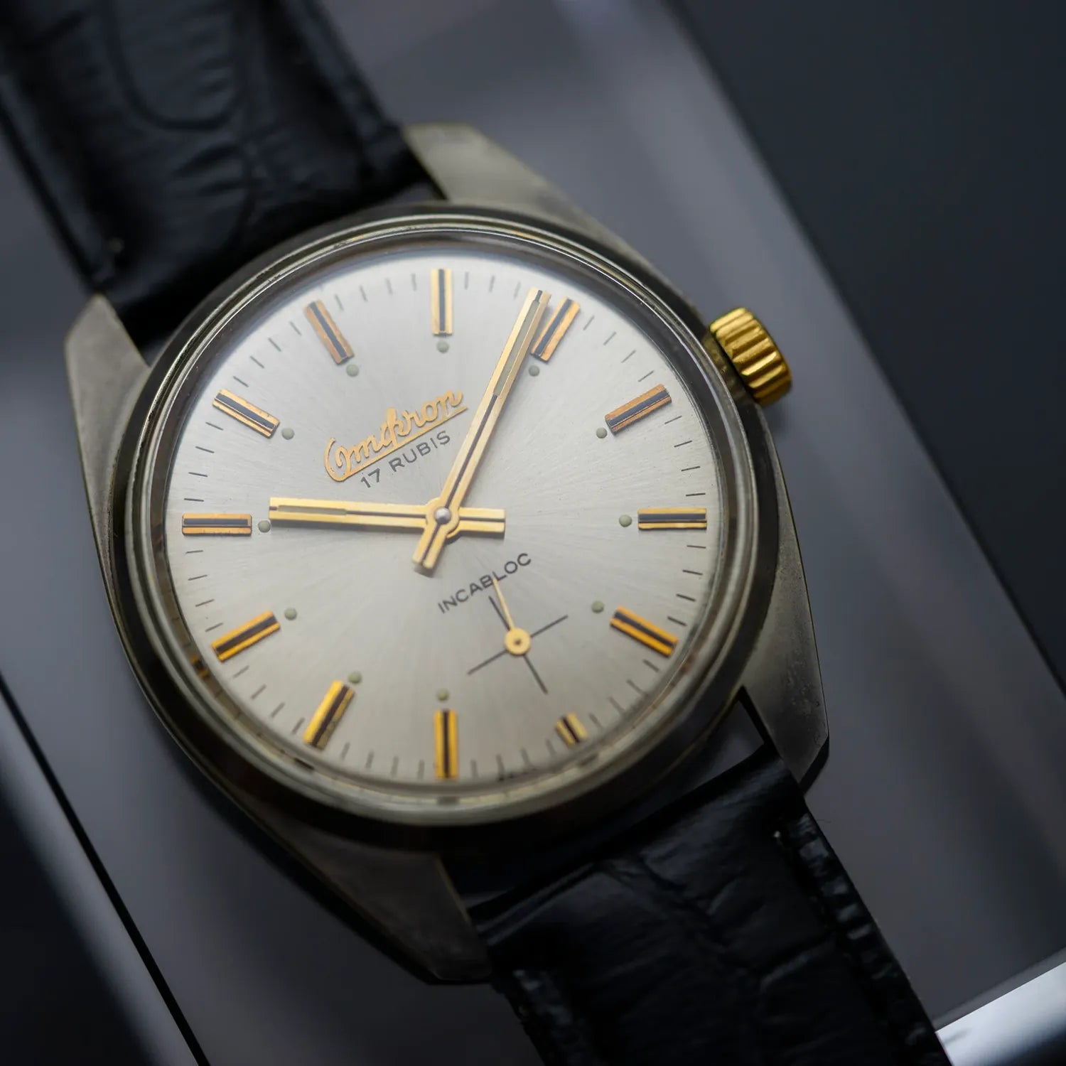 Omikron Incabloc Ref. 4109 Vintage Dress Men's Watch – back case