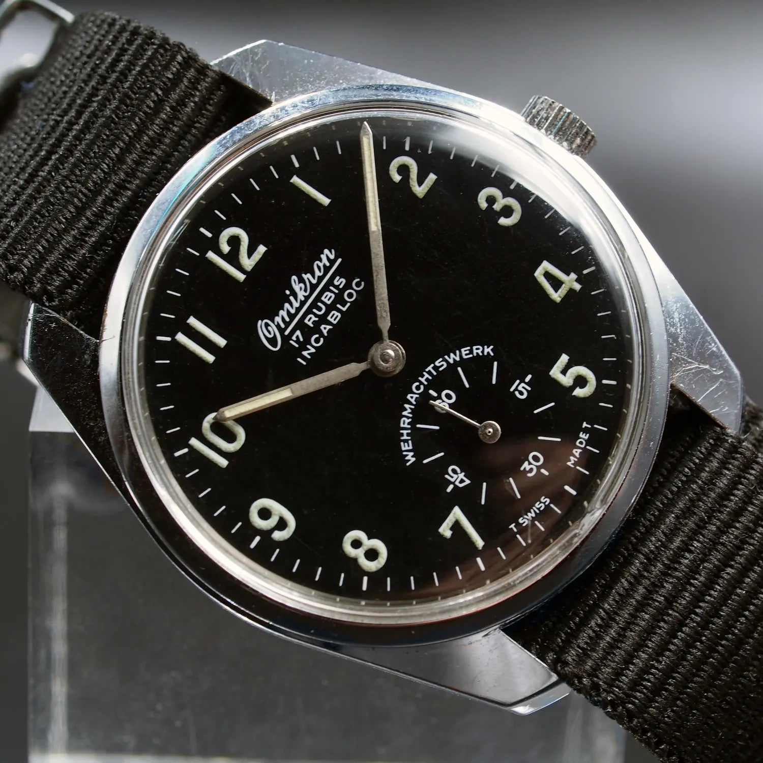 Omikron Wehrmachtswerk Ref. 4109 – front view
