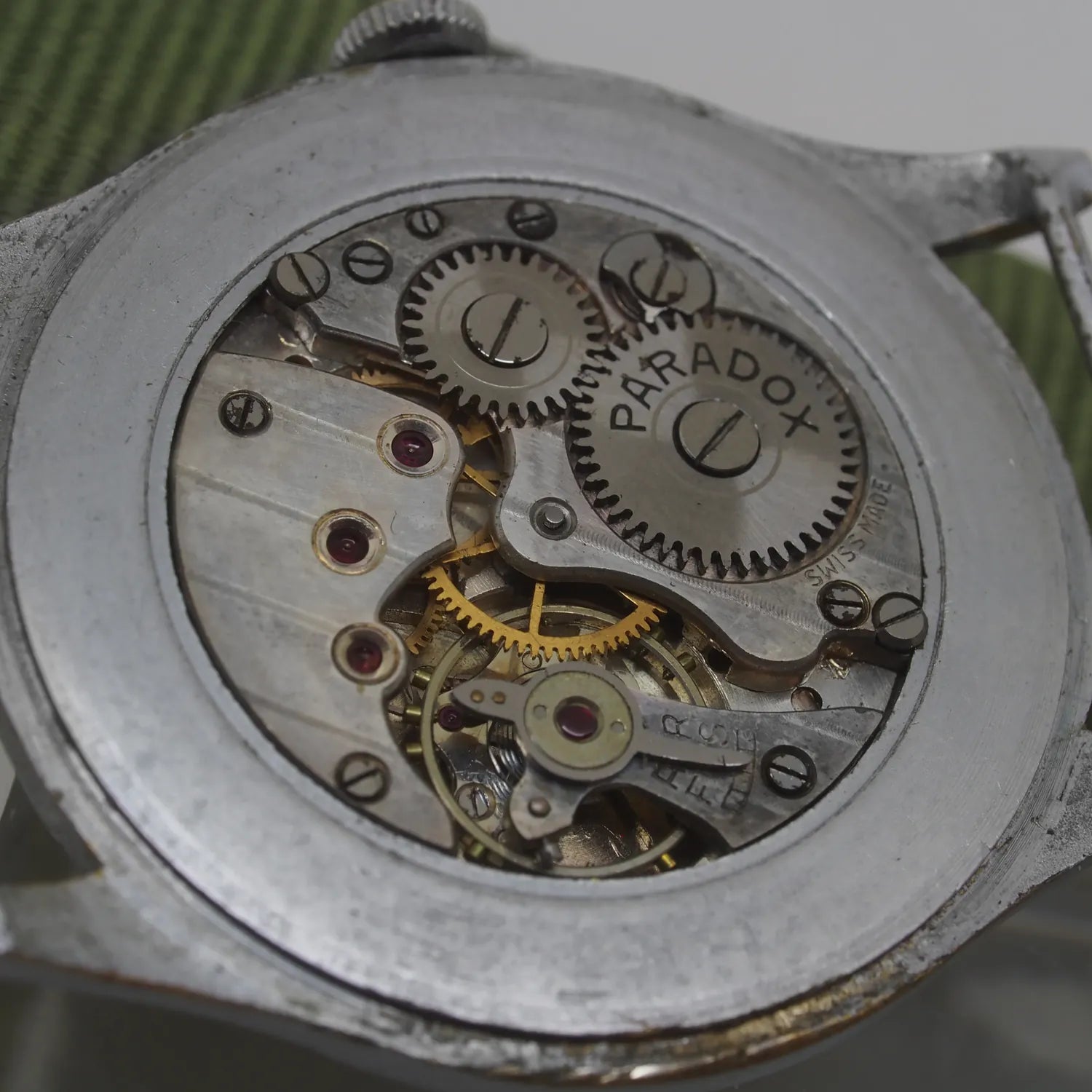 Paradox – movement close-up