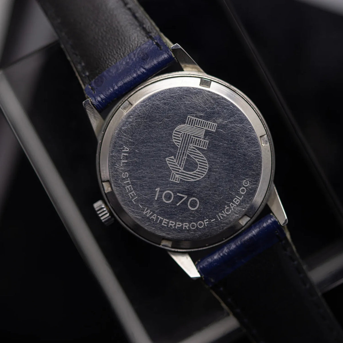 Perseo Vintage Watch – side view