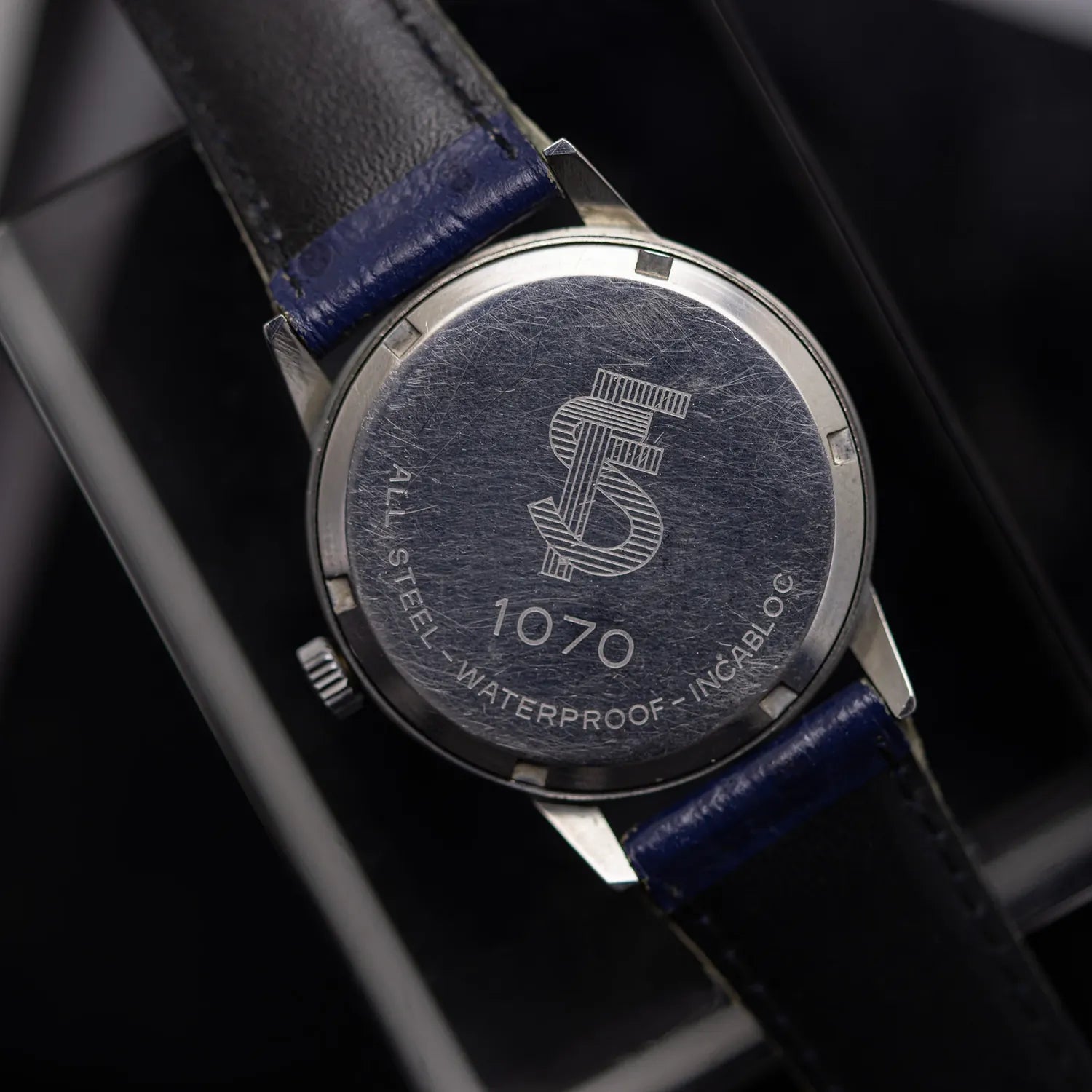 Perseo Vintage Watch – side view