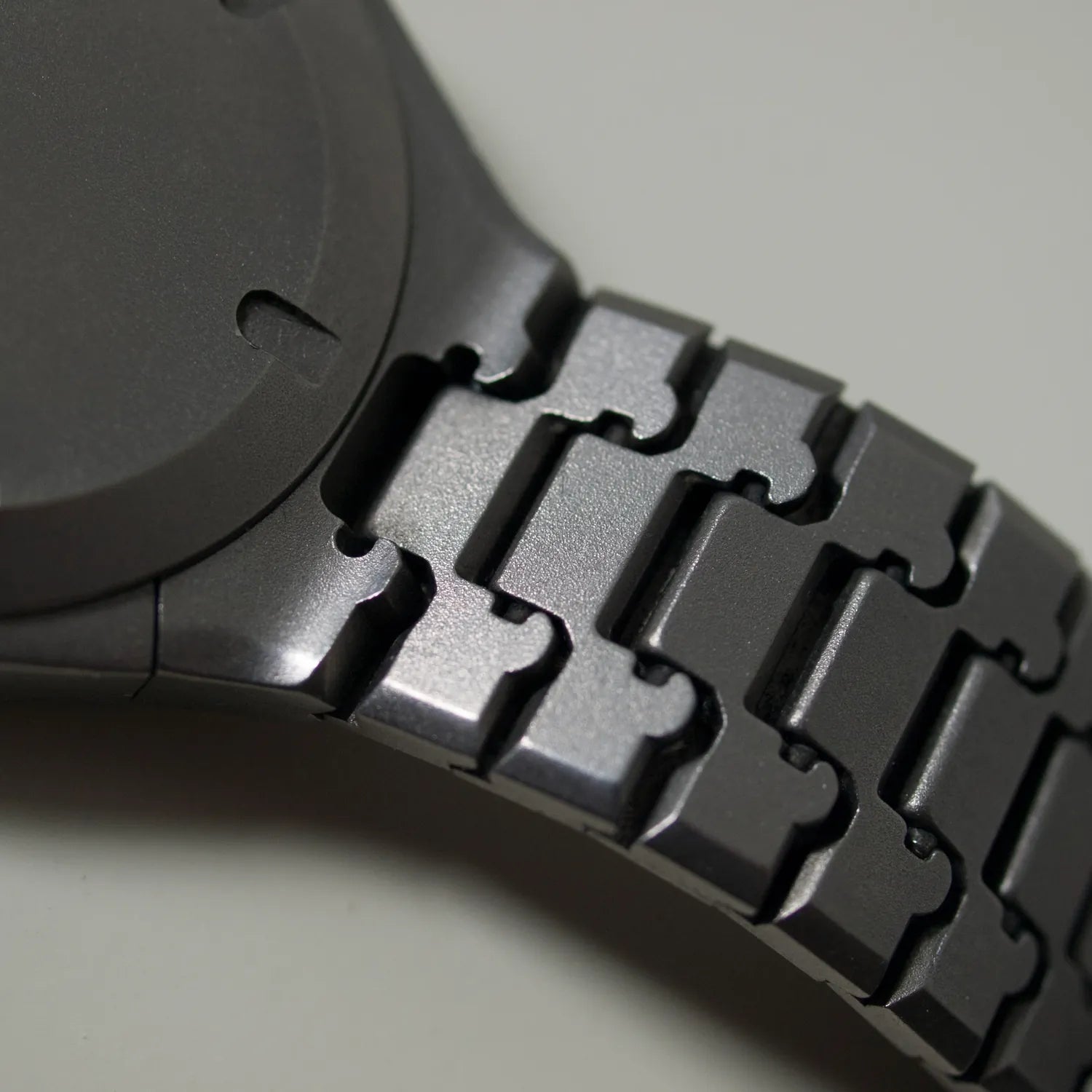 Porsche Design By IWC 3738 Meca-Quartz – movement close-up