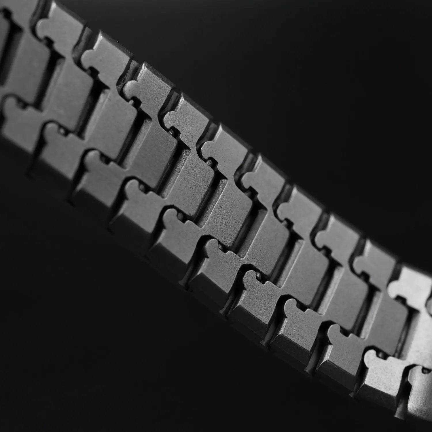 Porsche Design By IWC 3738 Meca-Quartz – crown detail