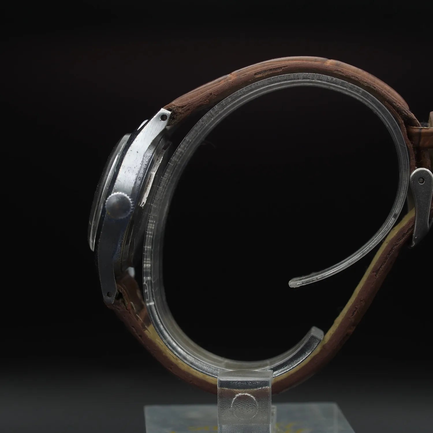 Radio Watch WW2 – movement close-up