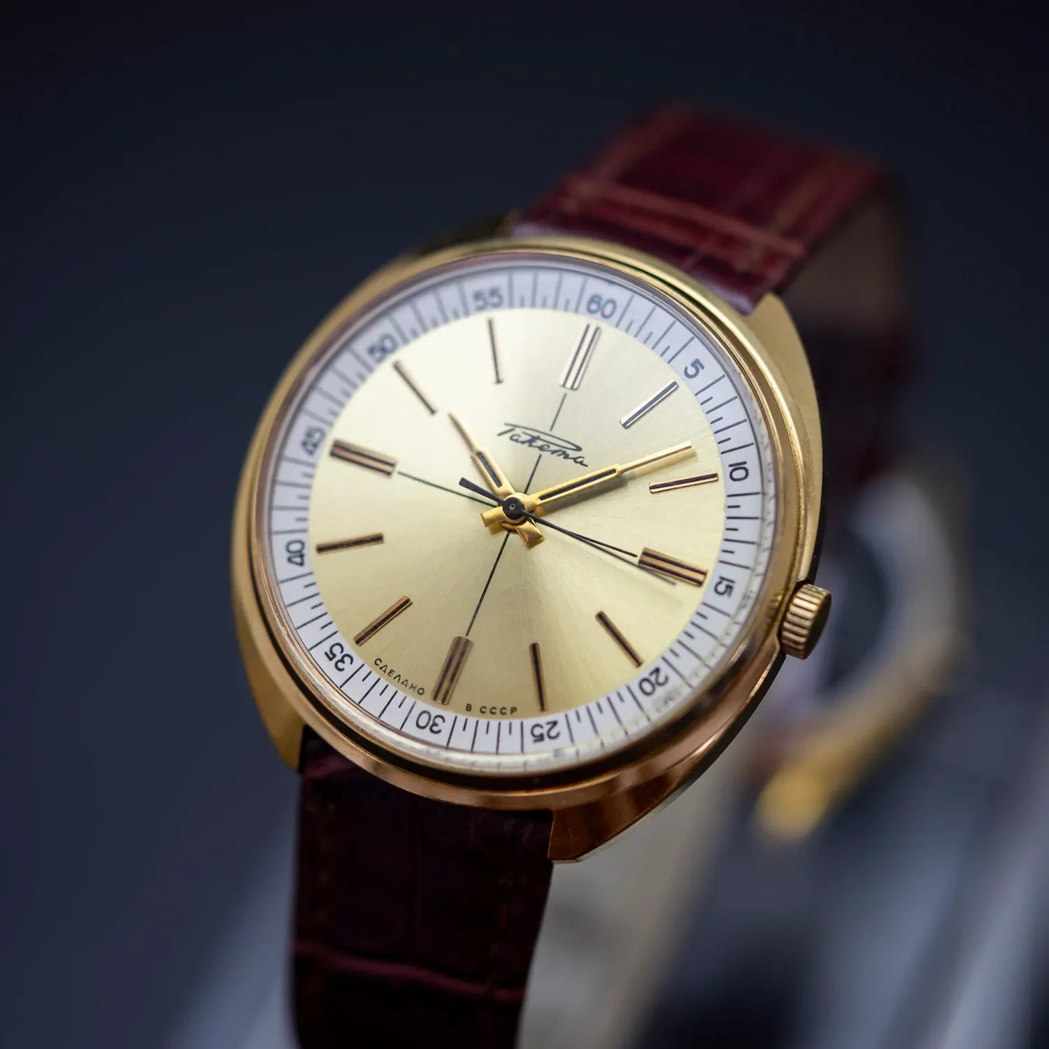 Raketa Oversize Dress Watch – dial close-up