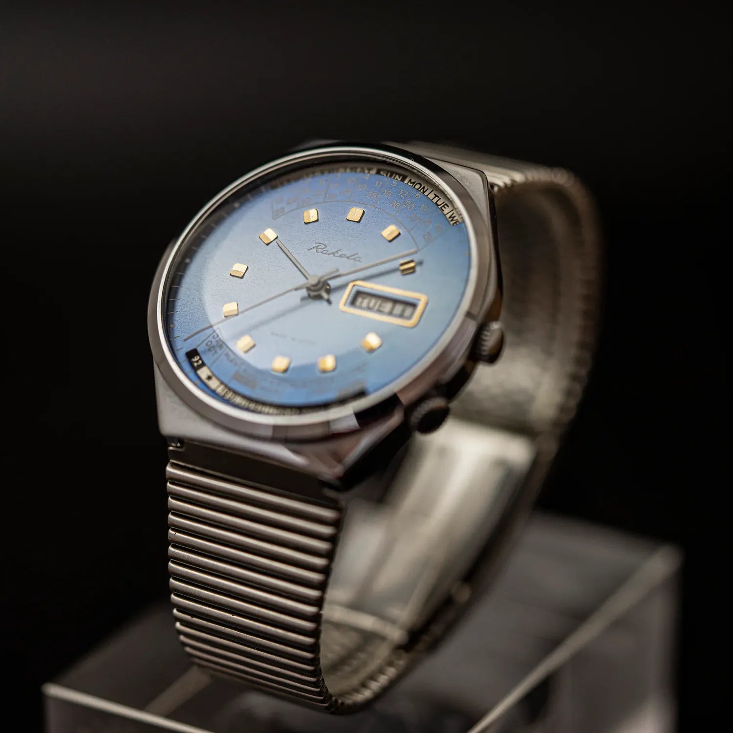 Raketa Perpetual Calendar – side view