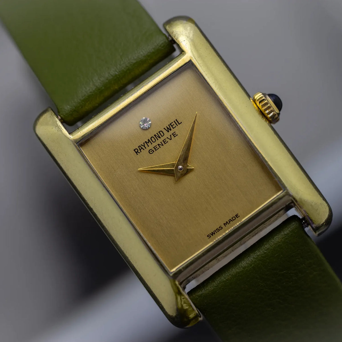 Raymond Weil Geneve, Ref. 669, Women’s Manual Wind Dress Vintage Watch – dial close-up
