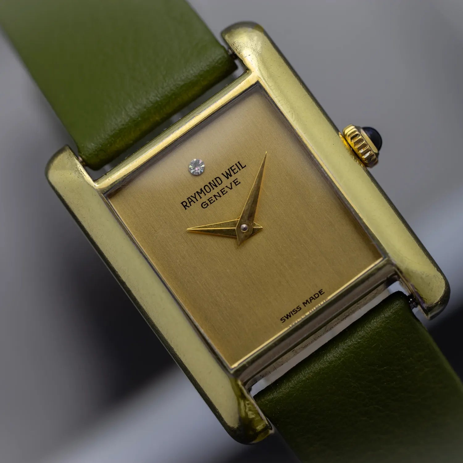 Raymond Weil Geneve, Ref. 669, Women’s Manual Wind Dress Vintage Watch – dial close-up
