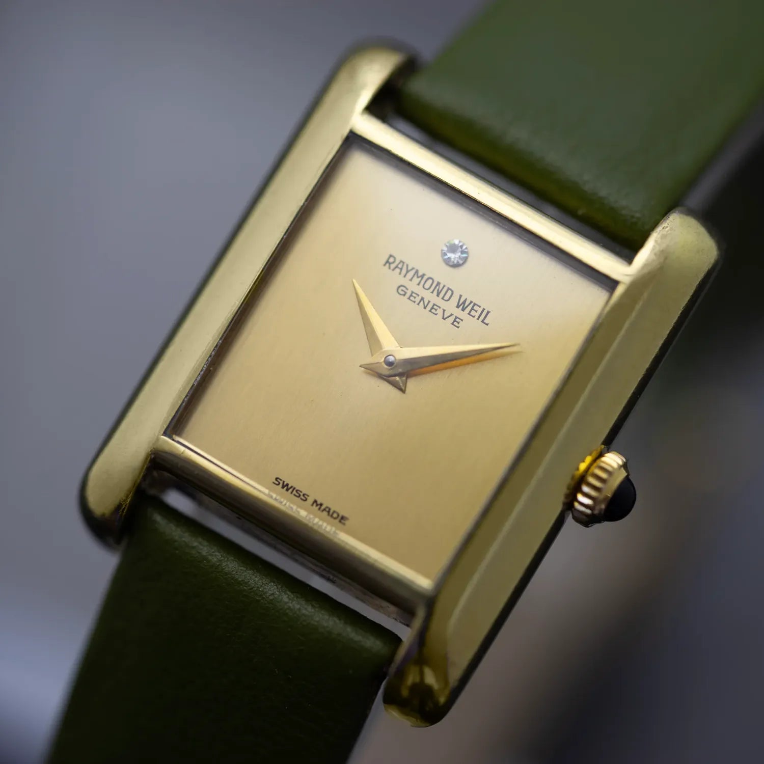 Raymond Weil Geneve, Ref. 669, Women’s Manual Wind Dress Vintage Watch – movement close-up