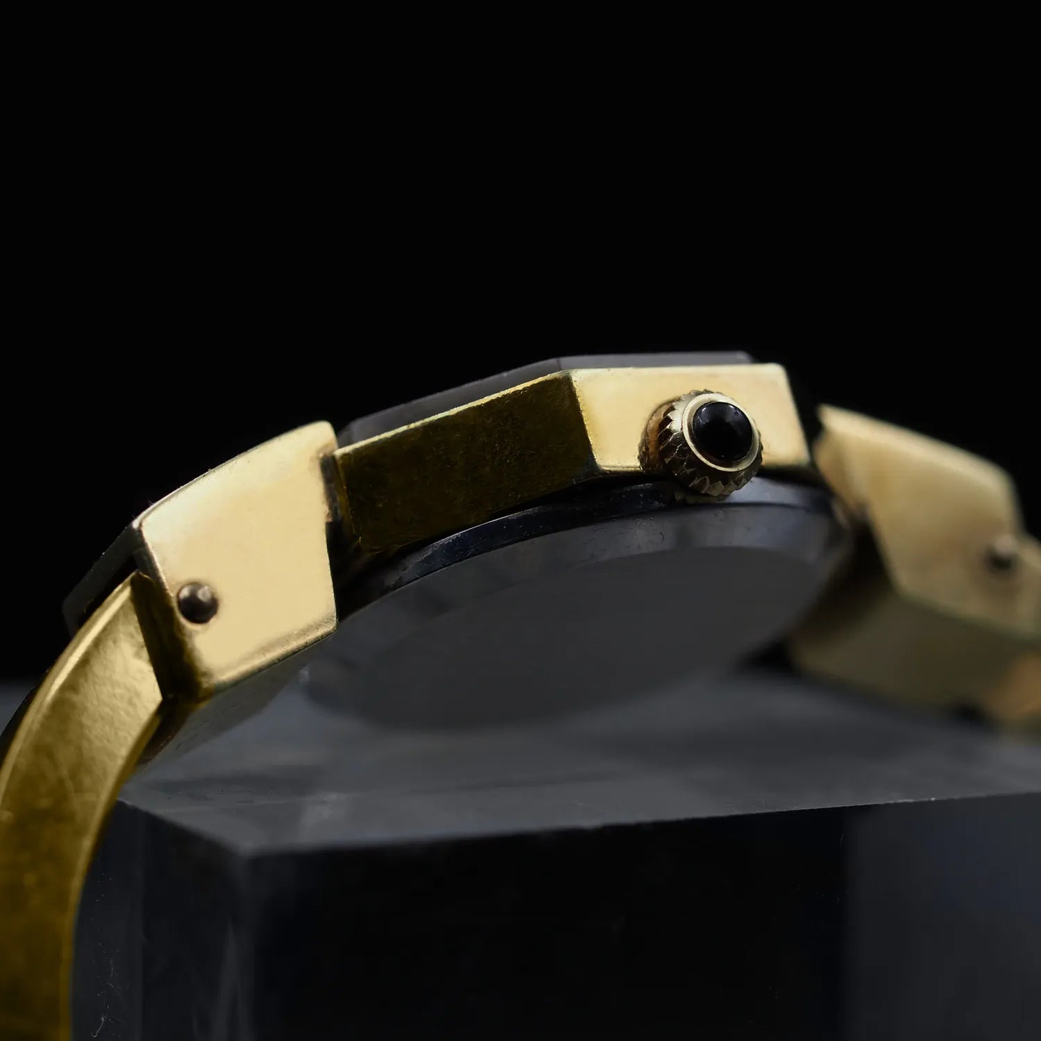 Raymond Weil Geneve, Ref. 1633, Women’s Manual Wind Watch – side view alternative angle