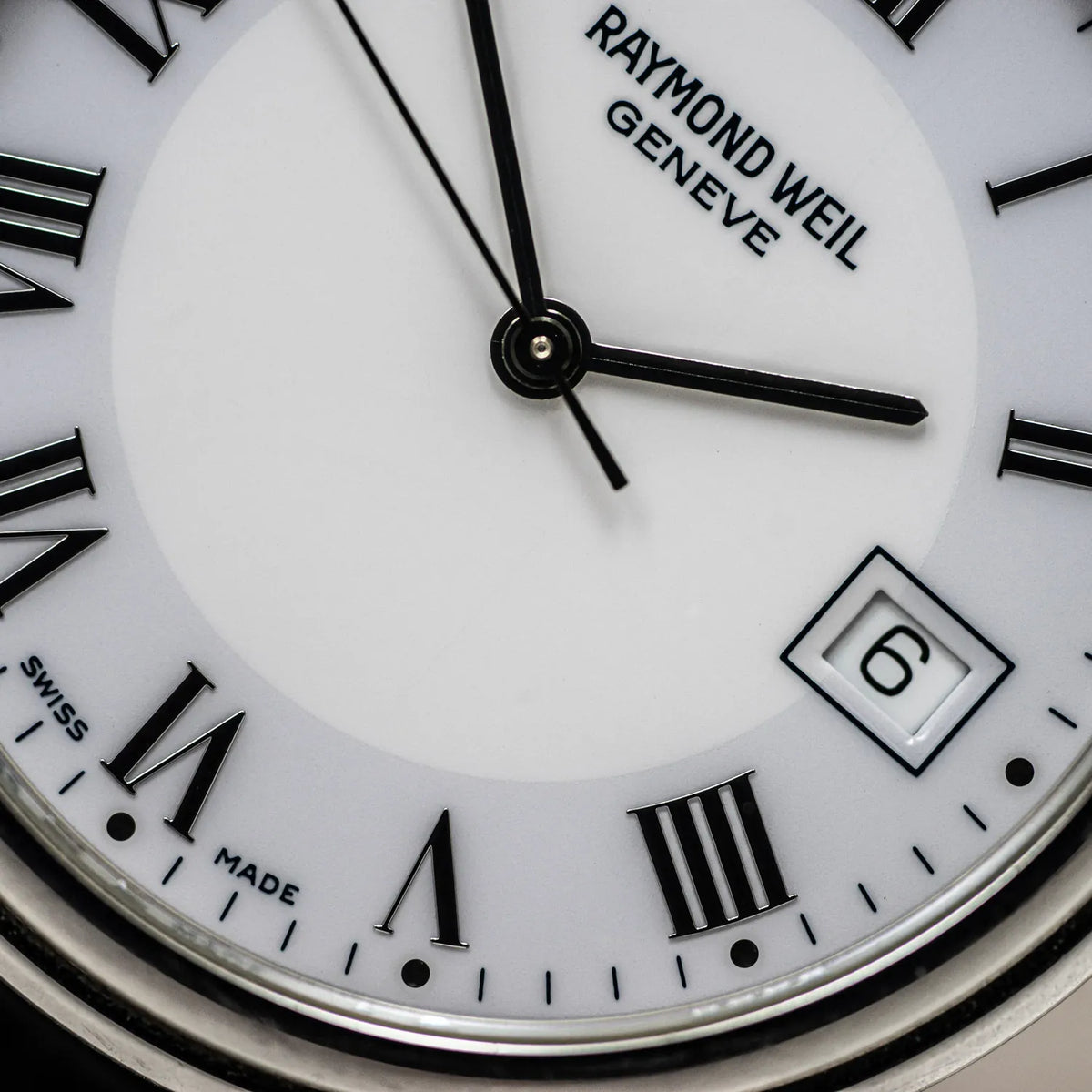 Raymond Weil Geneve, Ref. 5575/1, Men’s Quartz Watch, 1992 – dial close-up
