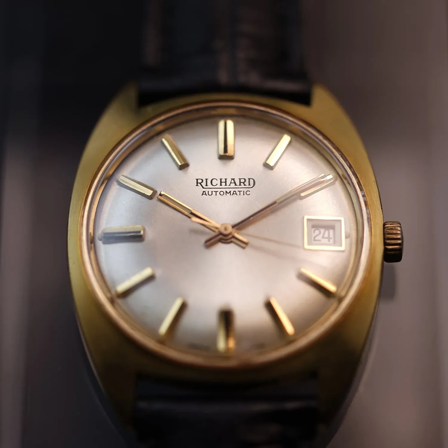 Richard Ref. 8901, Cal. ETA 2472, Men’s Dress Vintage Watch – front view