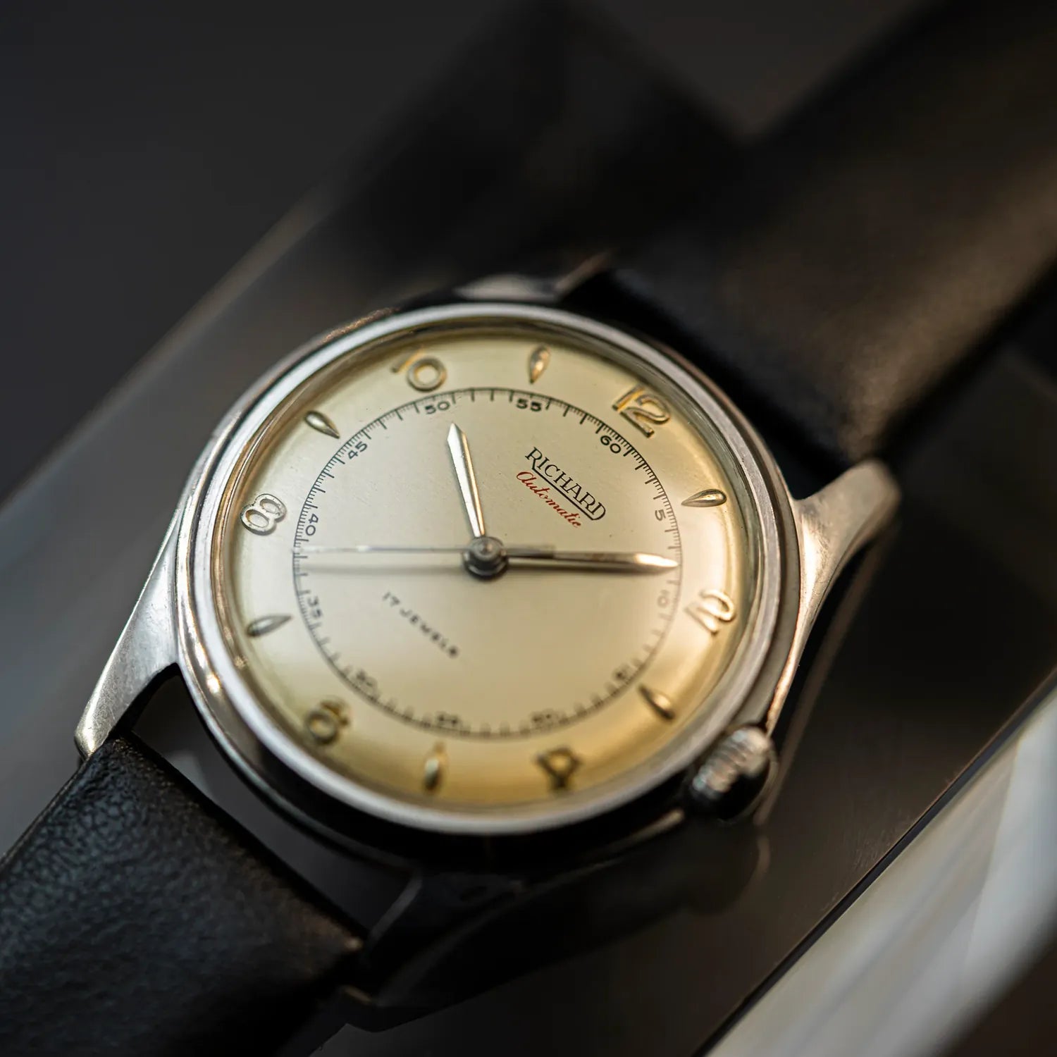 Richard Bumper, Ref. 19NA, Men’s Automatic Vintage Watch – side view alternative angle