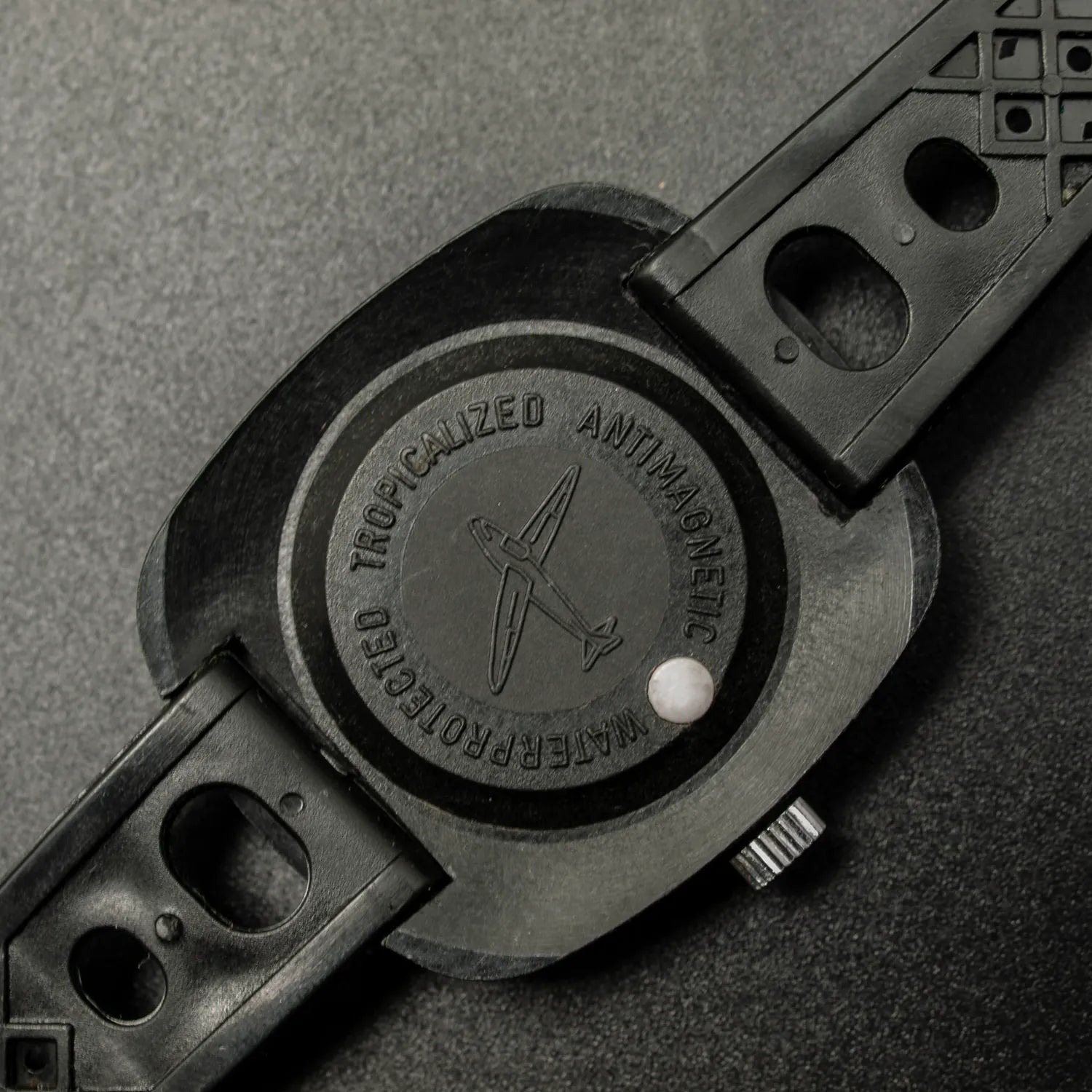 Ruhla Pilot Tropicalized, Cal. UMF 24-32 Vintage Watch, 1982 – dial close-up