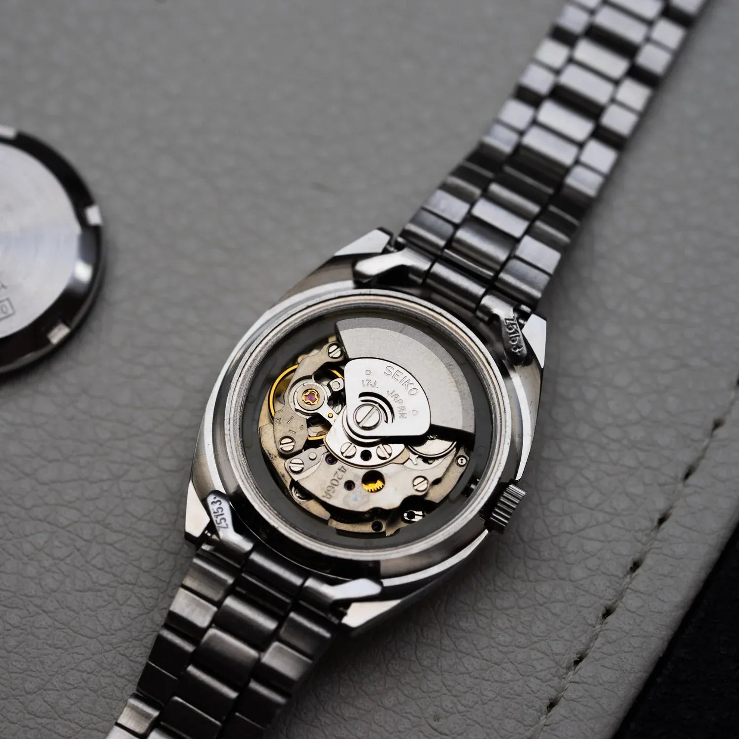 Seiko 5 4206-0420 Women’s Automatic Vintage Watch, 1996 – side view alternative angle