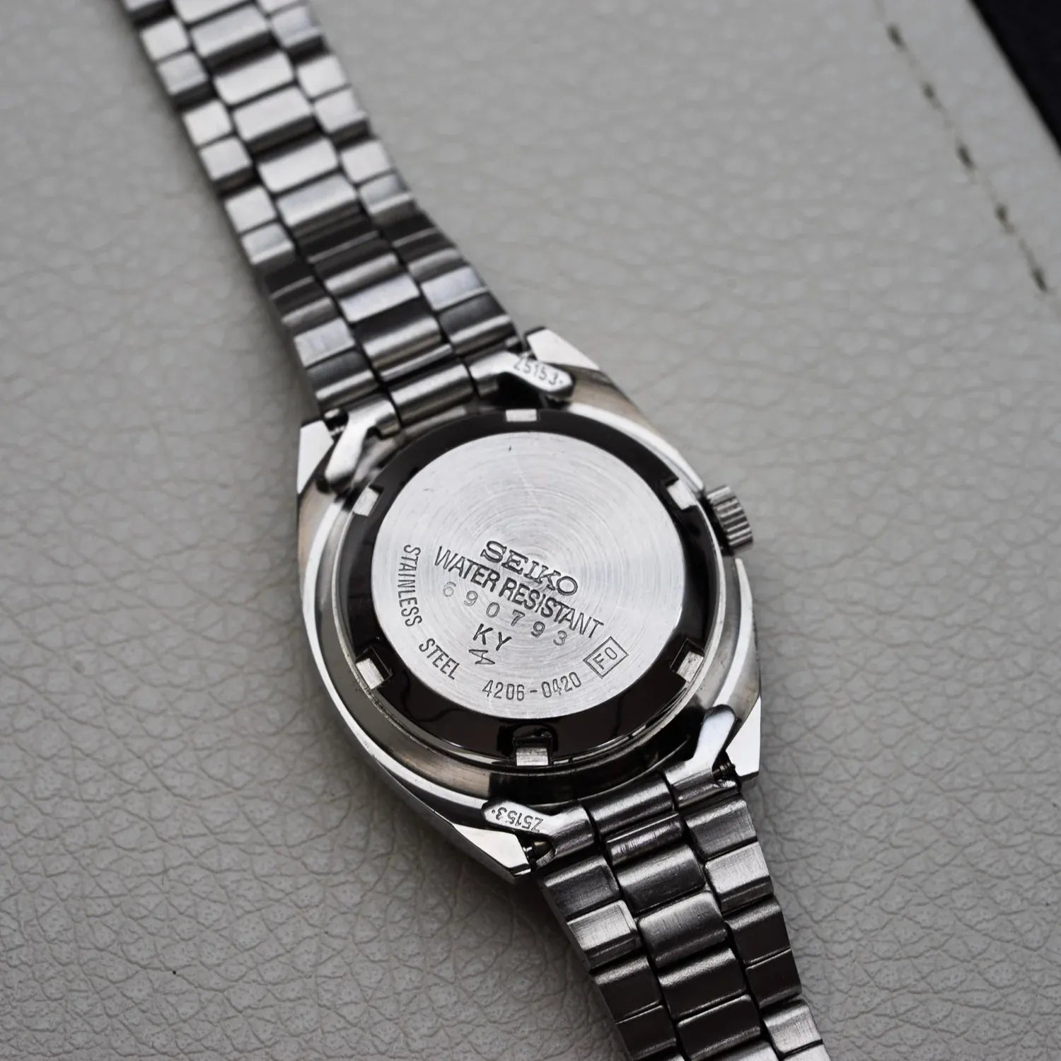 Seiko 5 4206-0420 Women’s Automatic Vintage Watch, 1996 – back case