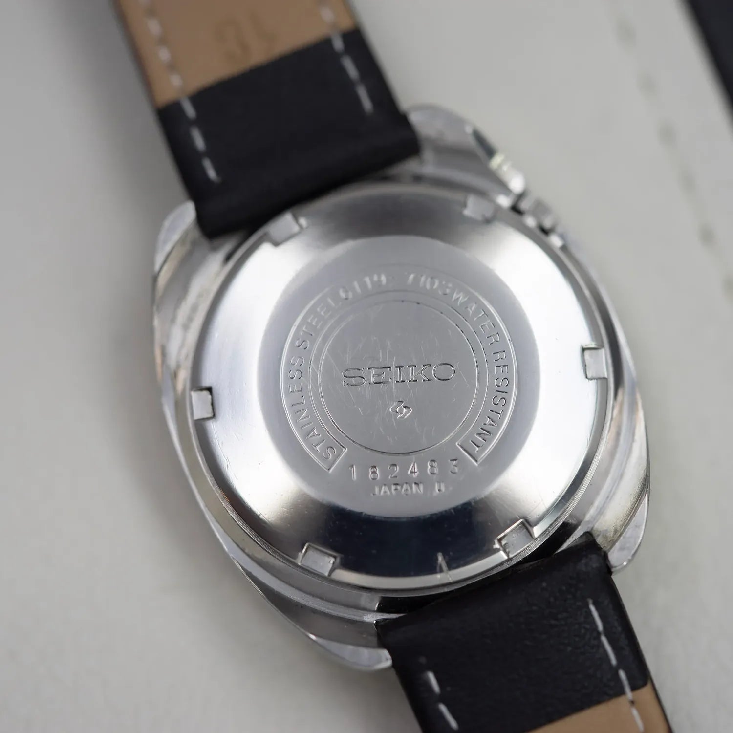 Seiko 5 6119-7103 Men’s Automatic Dress Vintage Watch, 1971 – movement close-up