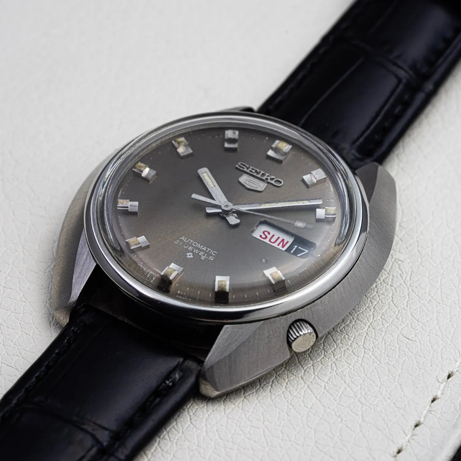 Seiko 5 6119-8440 Men’s Dress Automatic Vintage Watch, 1971 – side view alternative angle