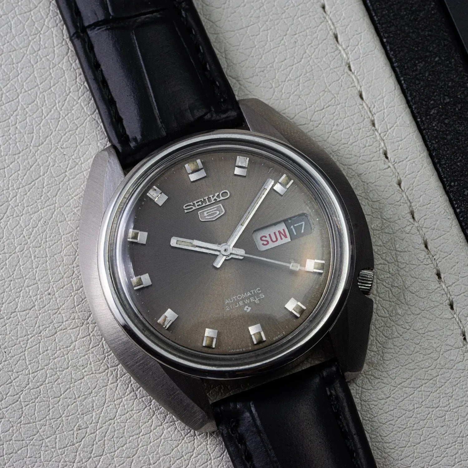 Seiko 5 6119-8440 Men’s Dress Automatic Vintage Watch, 1971 – front view