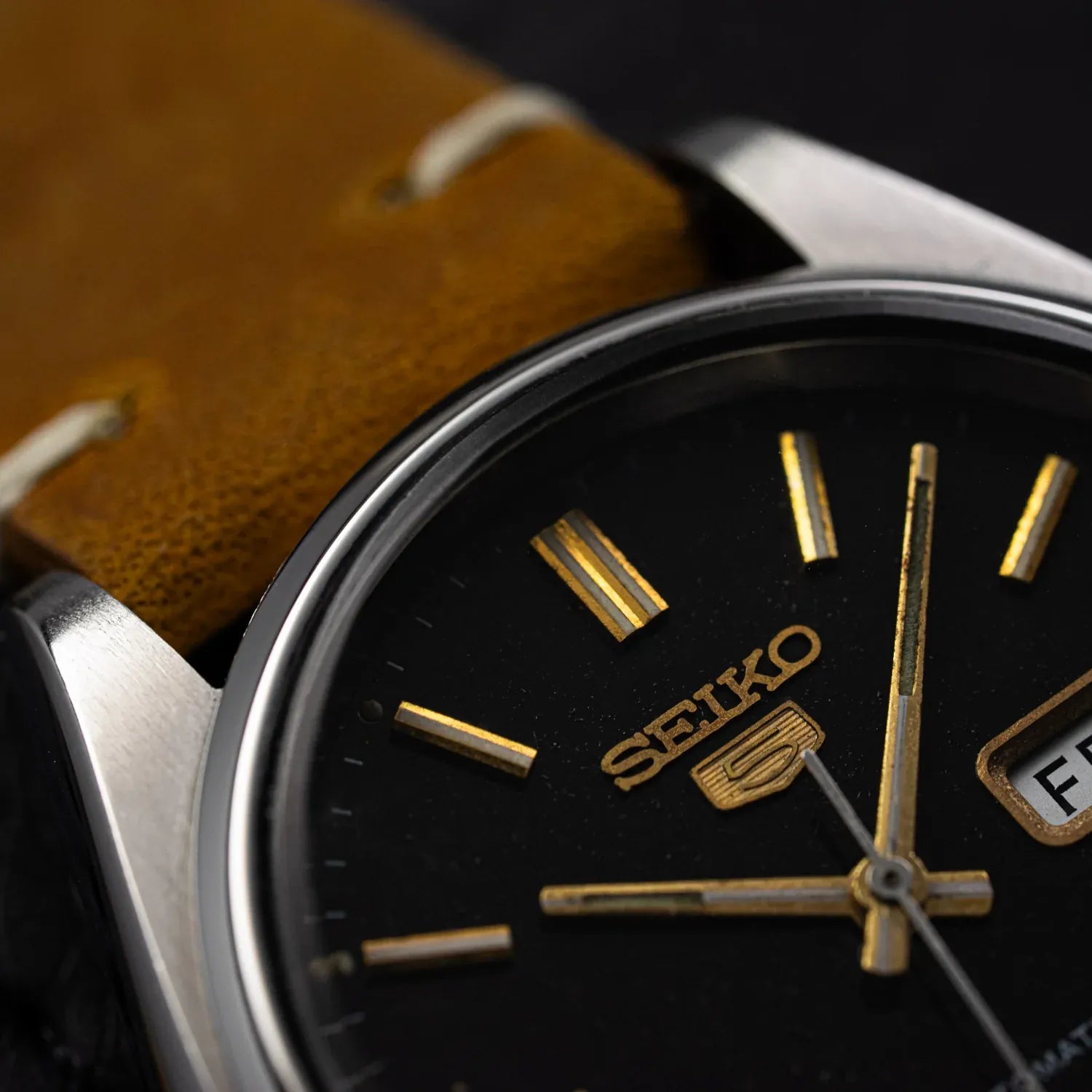Seiko 5 6309-5530 Men’s Automatic Dress Vintage Watch 1981 – dial close-up