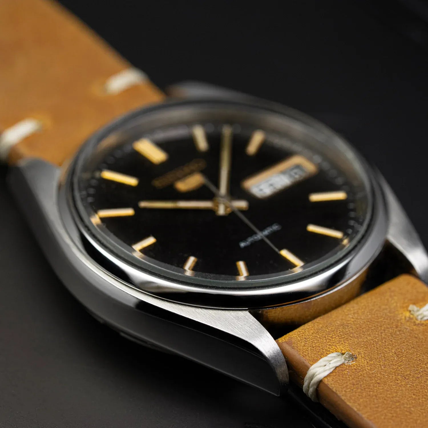 Seiko 5 6309-5530 Men’s Automatic Dress Vintage Watch 1981 – side view