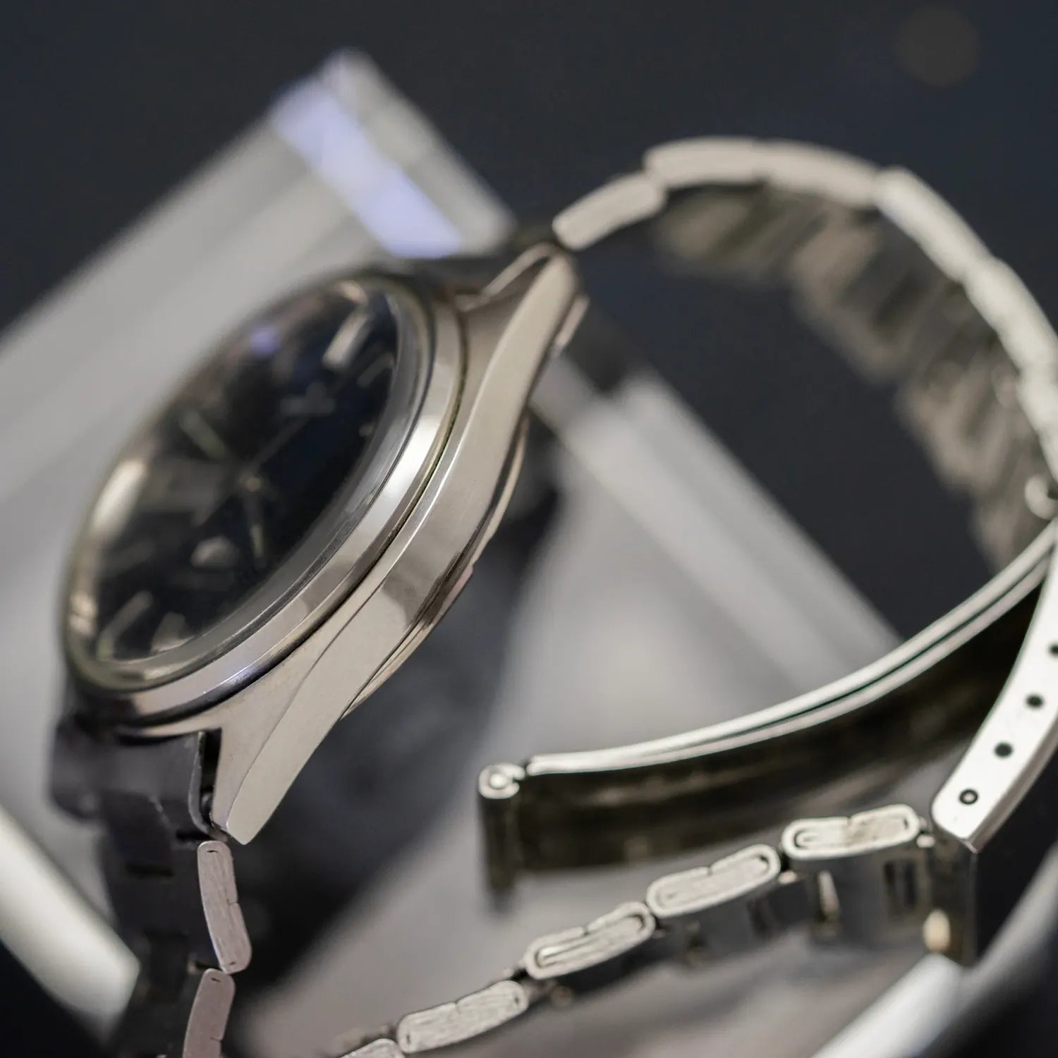 Seiko 5 6309-7150 Men’s Automatic Dress Vintage Watch, 1979 – movement close-up