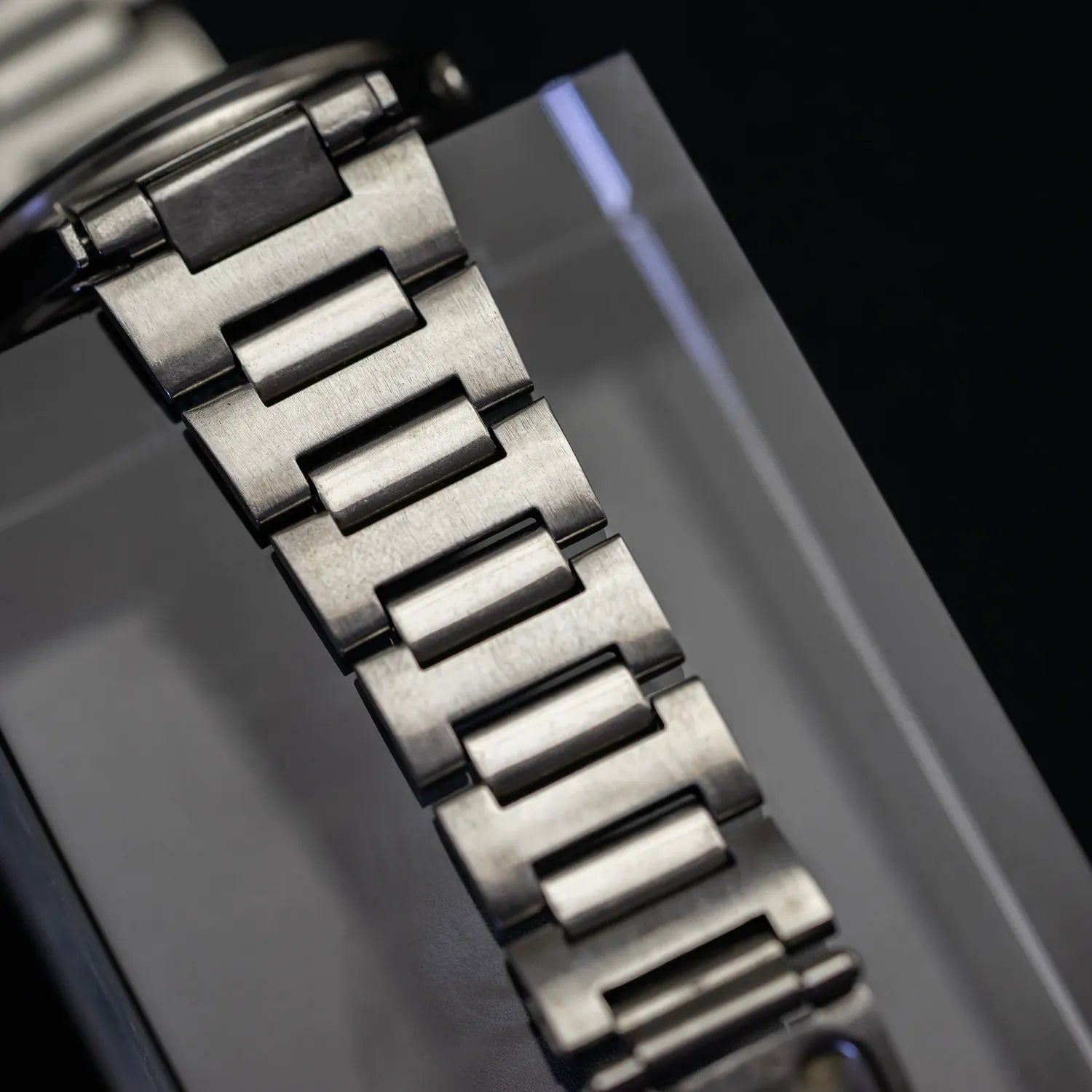 Seiko 5 6309-7150 Men’s Automatic Dress Vintage Watch, 1979 – strap detail