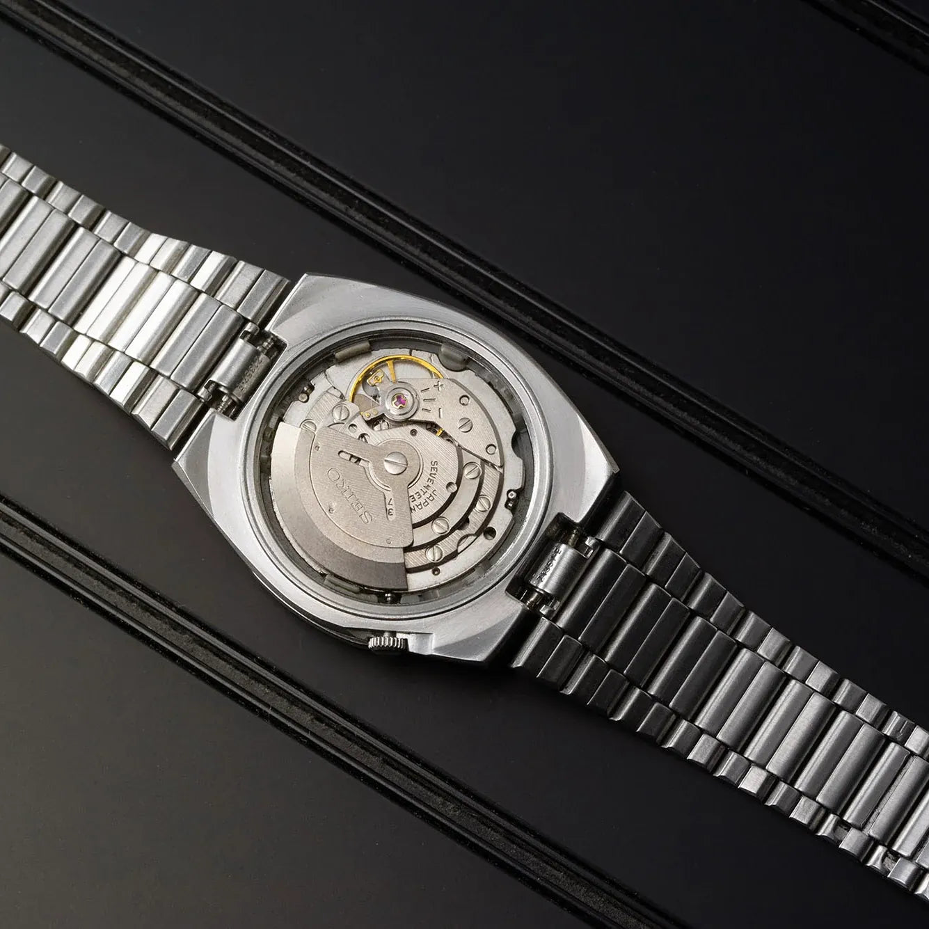 Seiko 5 6309-8170 Men’s Automatic Dress Vintage Watch, 1971 – side view