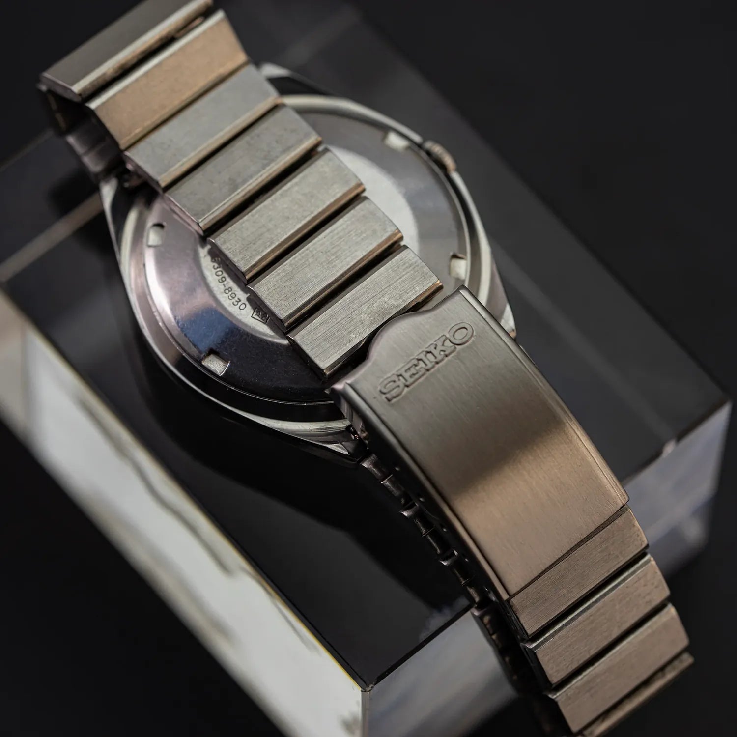 Seiko 5 6309-8930 Men’s Dress Automatic Vintage Watch, 1984 – dial close-up