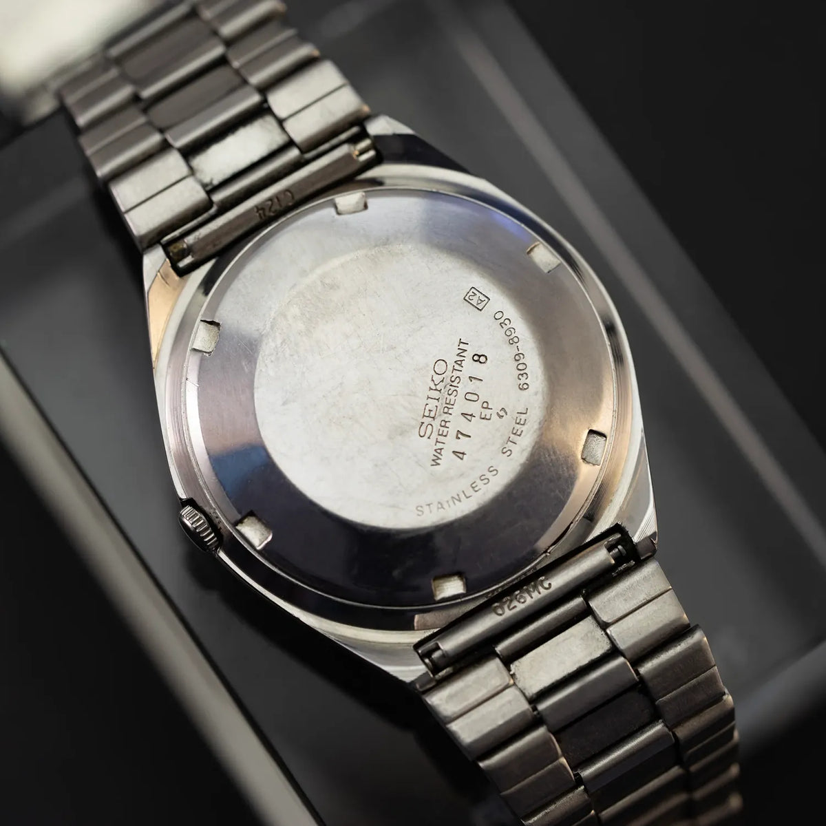 Seiko 5 6309-8930 Men’s Dress Automatic Vintage Watch, 1984 – movement close-up