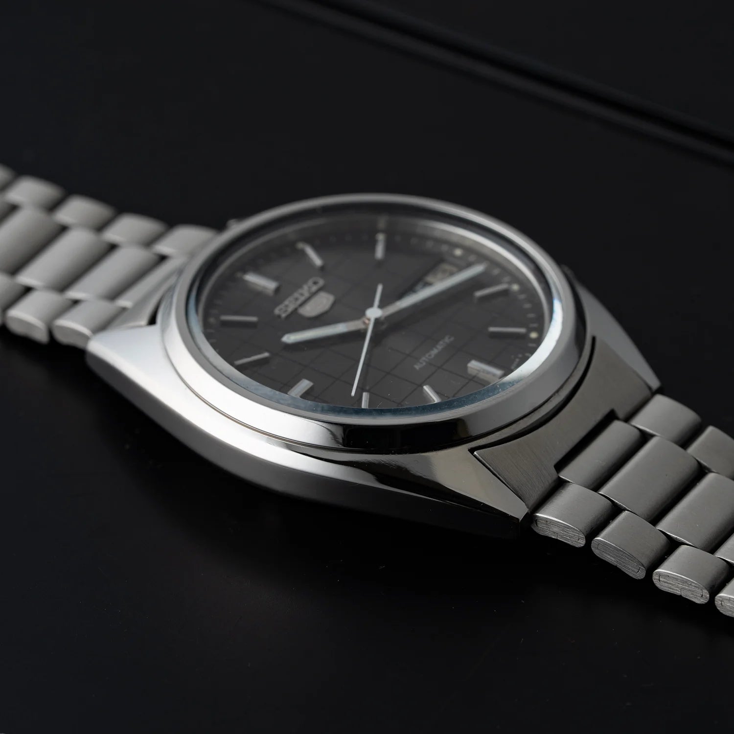 Seiko 5 7009-3040 Chess Dial Case