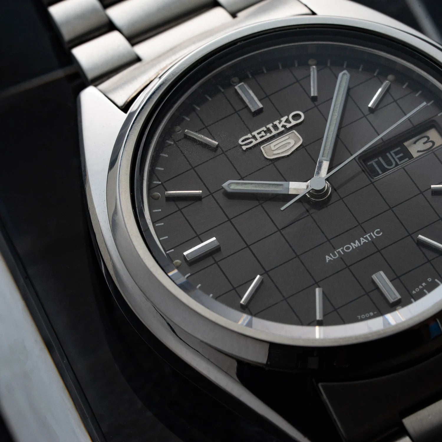 Seiko 5 7009-3040 Chess Dial Close-up