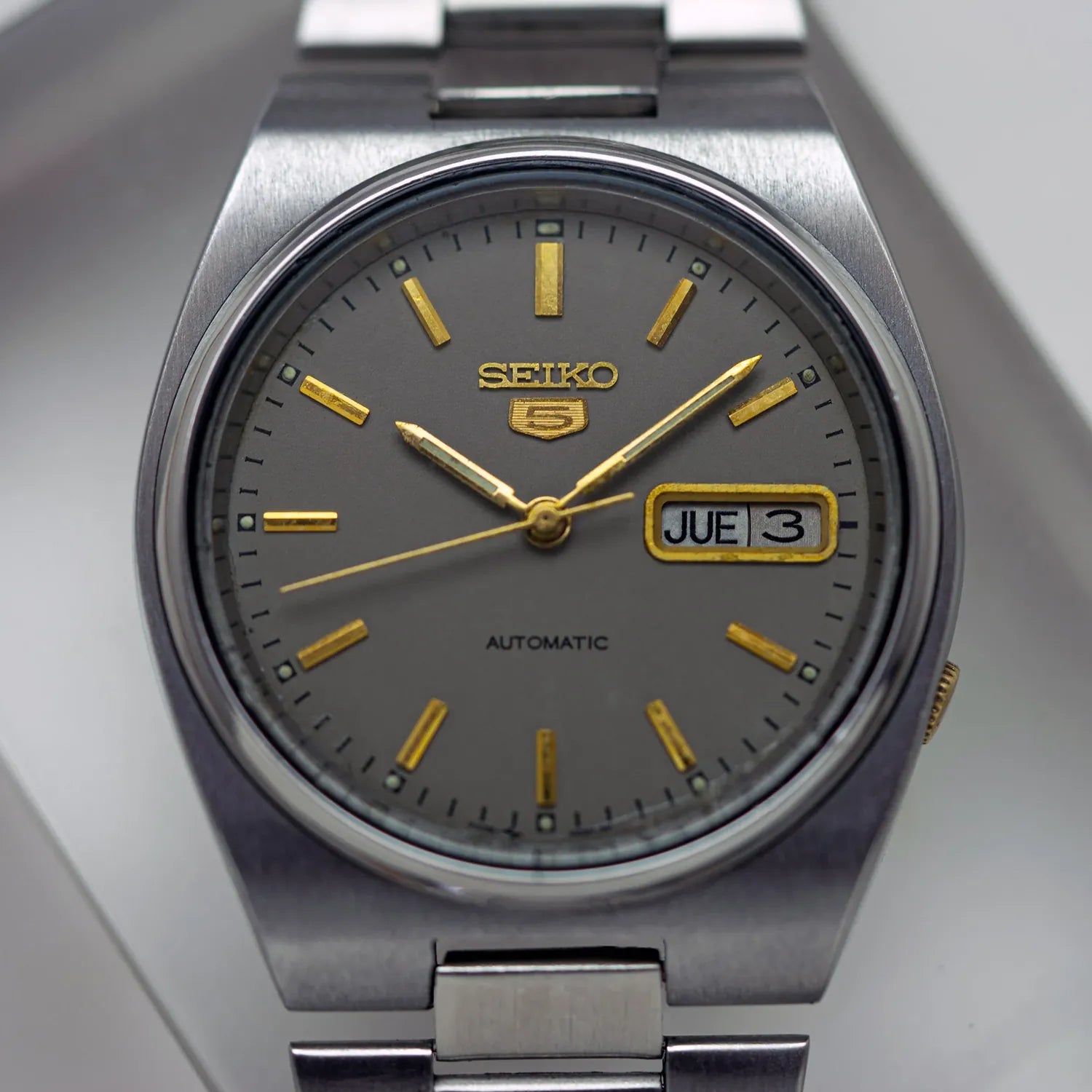 Seiko 5 7009-3130 Men’s Automatic Dress Vintage Watch 1979 – front view