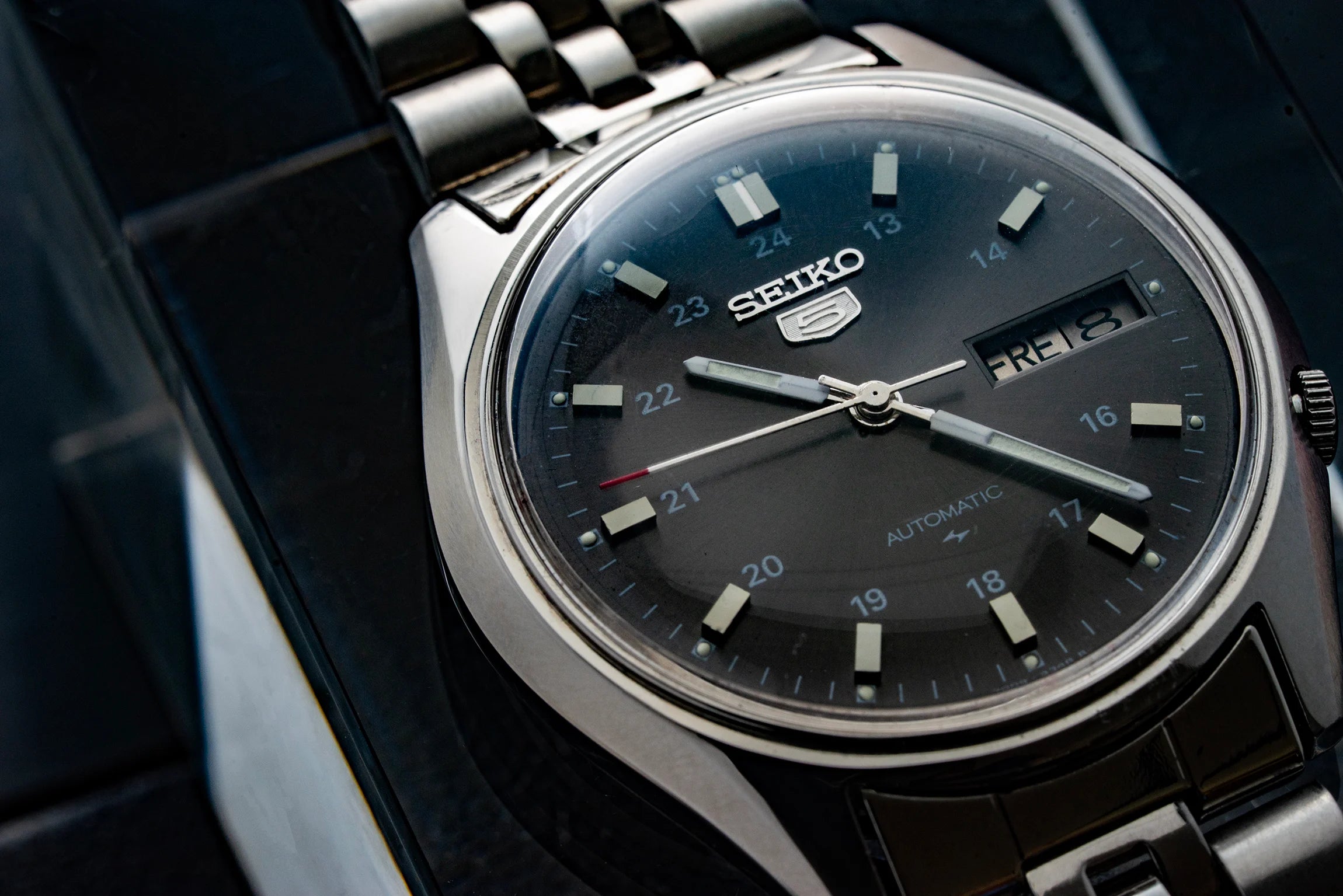 Seiko 5 7009-4040 Dial