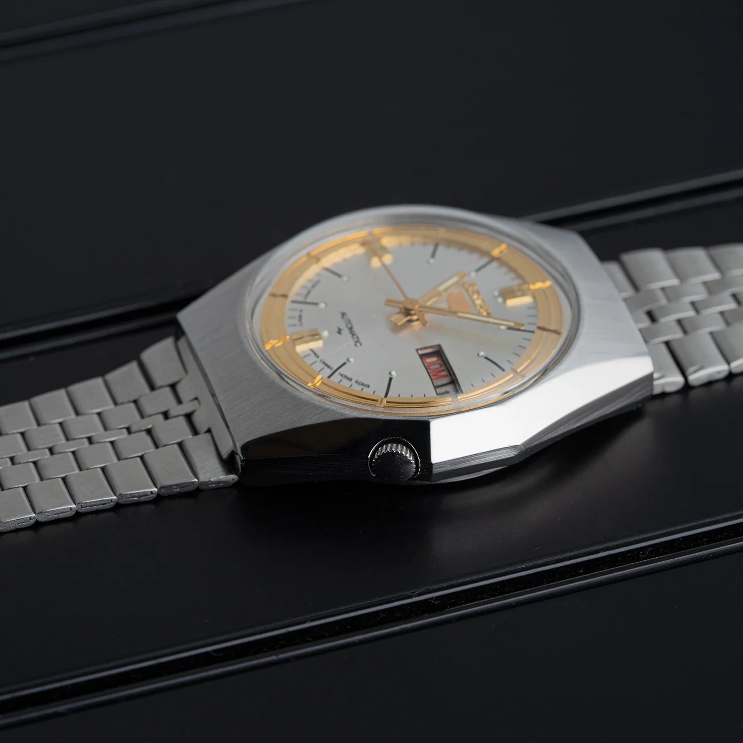 Seiko 5 7009-8440 Crown