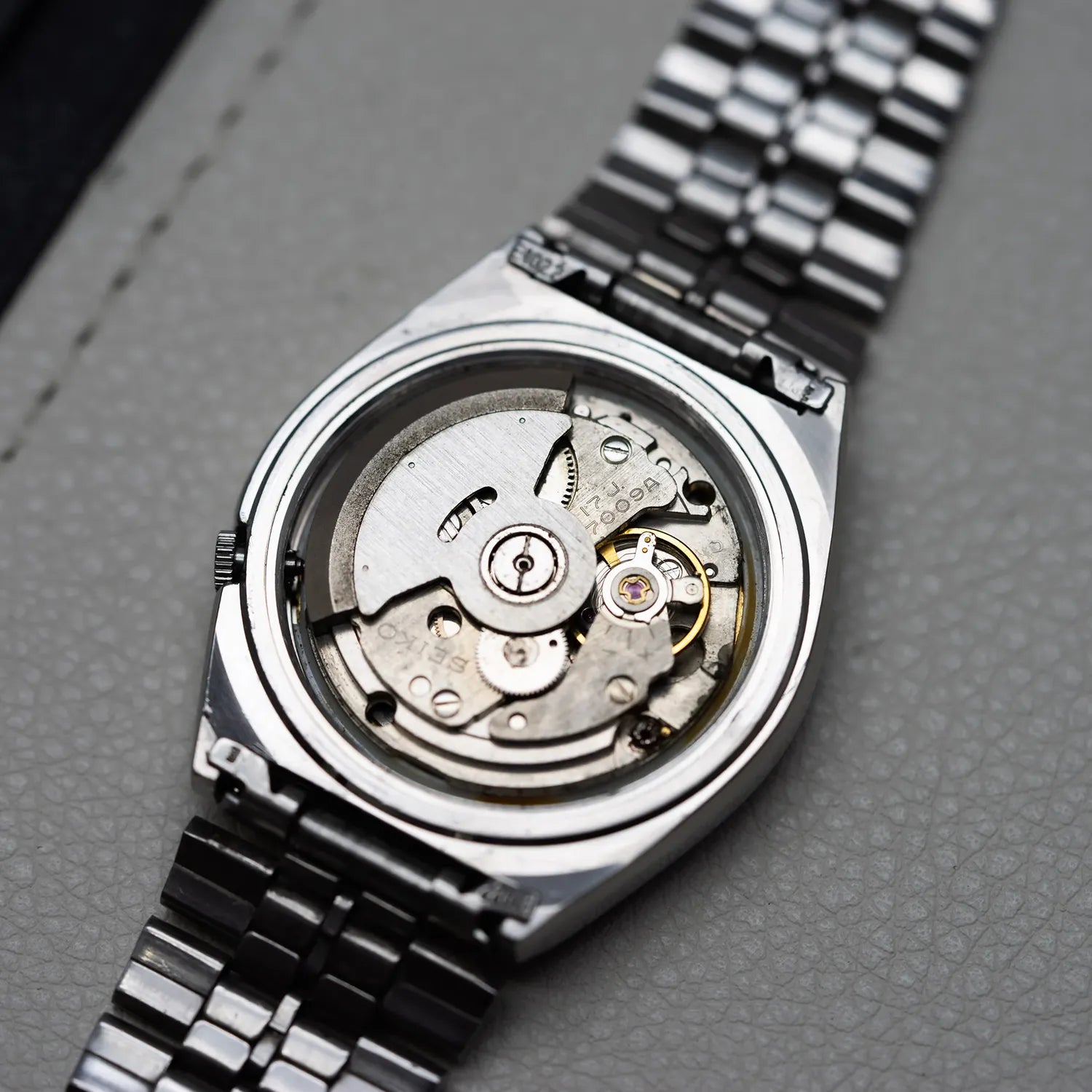 Seiko 5 7009-876A Men’s Automatic Dress Vintage Watch, 1979 – back case