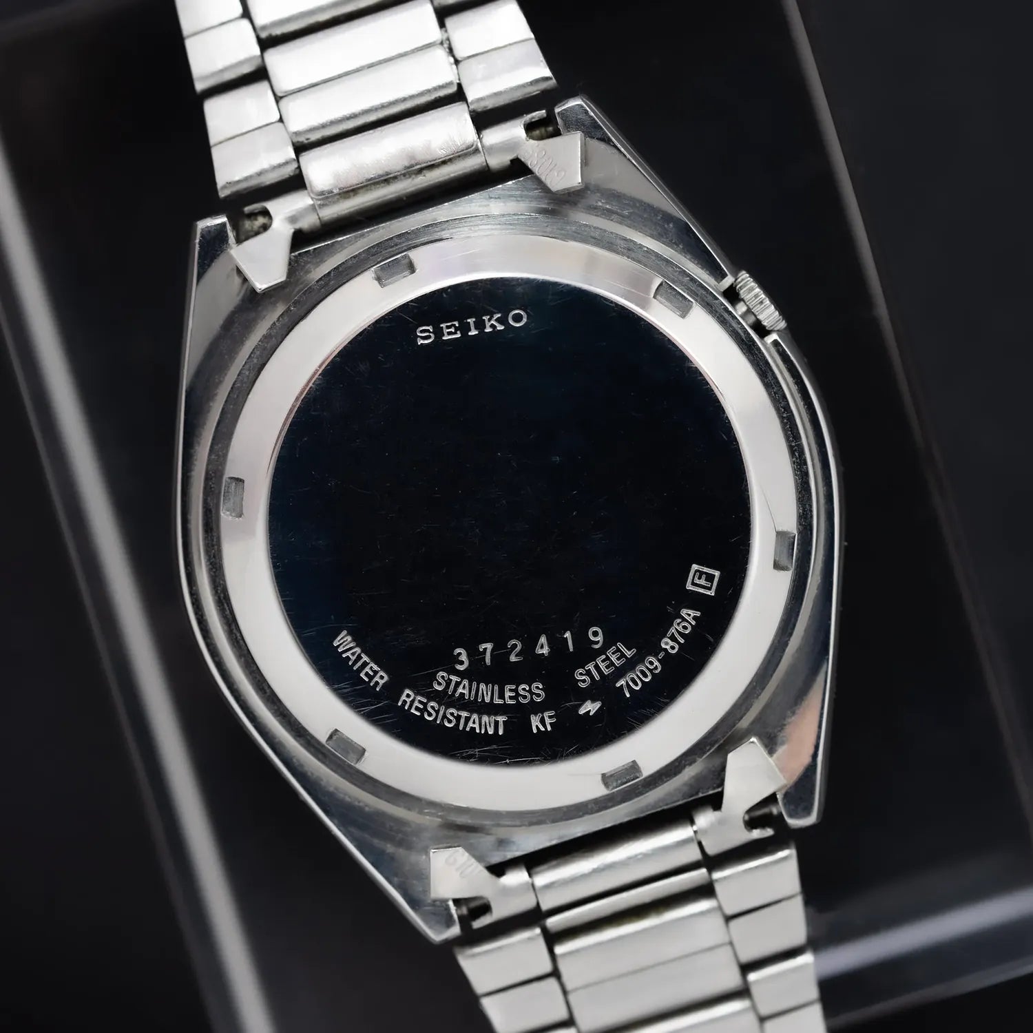 Seiko 5 7009-876A Men’s Automatic Dress  Vintage Watch 1983 – back case