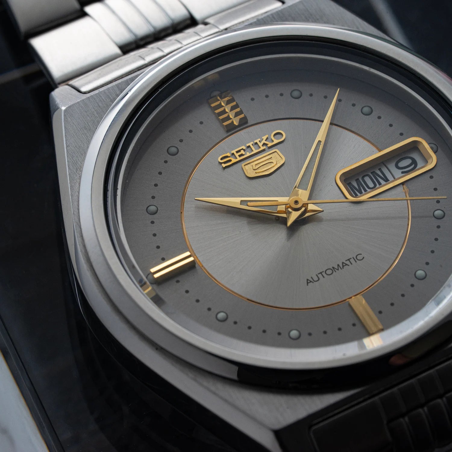 Seiko 5 7S26-0570 Dial