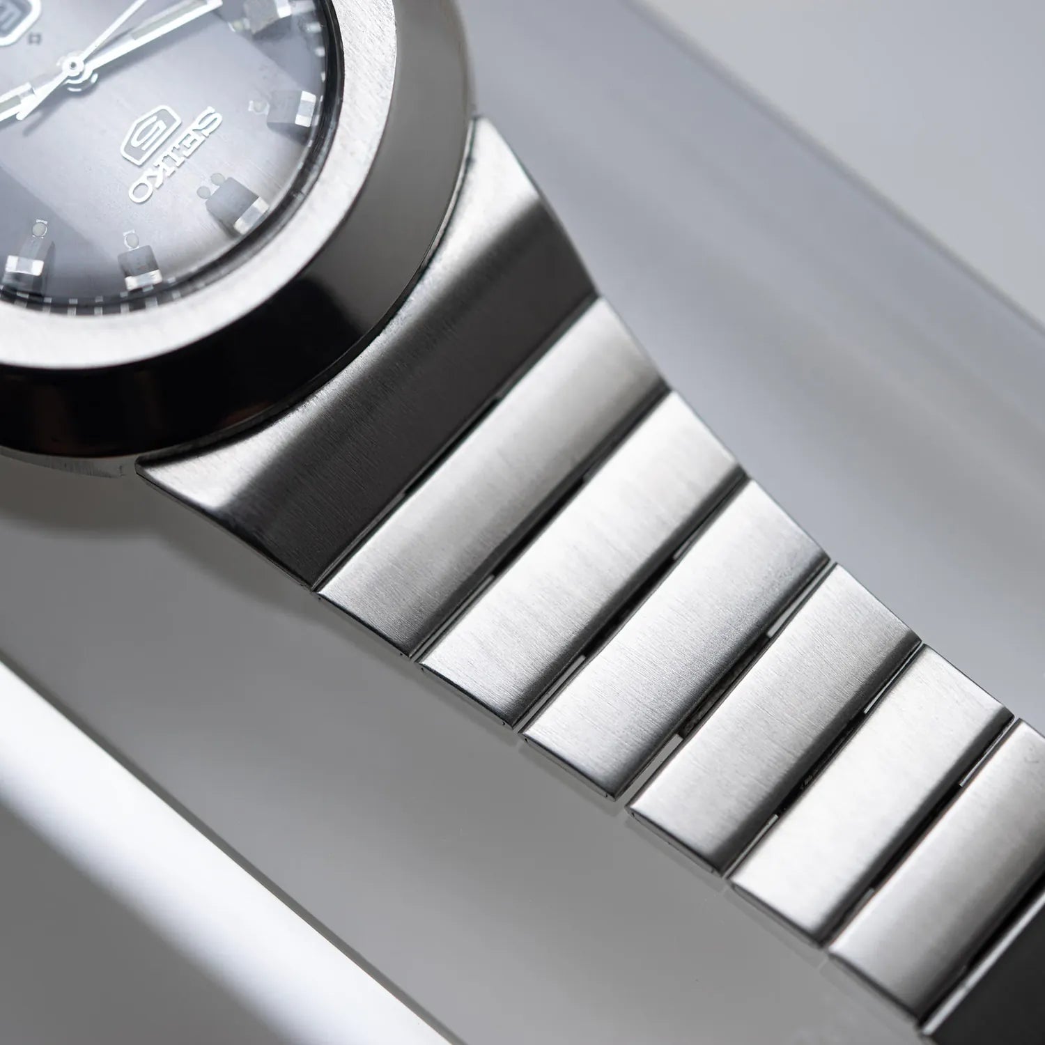 Seiko 5, Ref. 6119-5450, Cal. 6119, Men’s Automatic Watch – strap detail