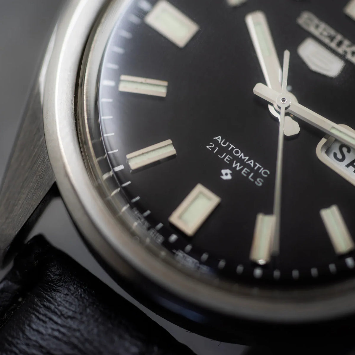 Seiko 5 6119-8083, Cal. 6119, Men’s Automatic Vintage Watch – dial close-up